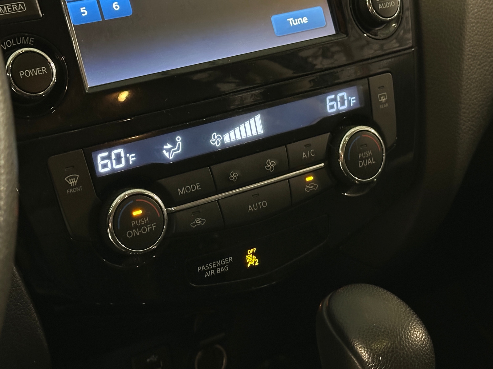 Thumbnail: 2016 Nissan Rogue - 3