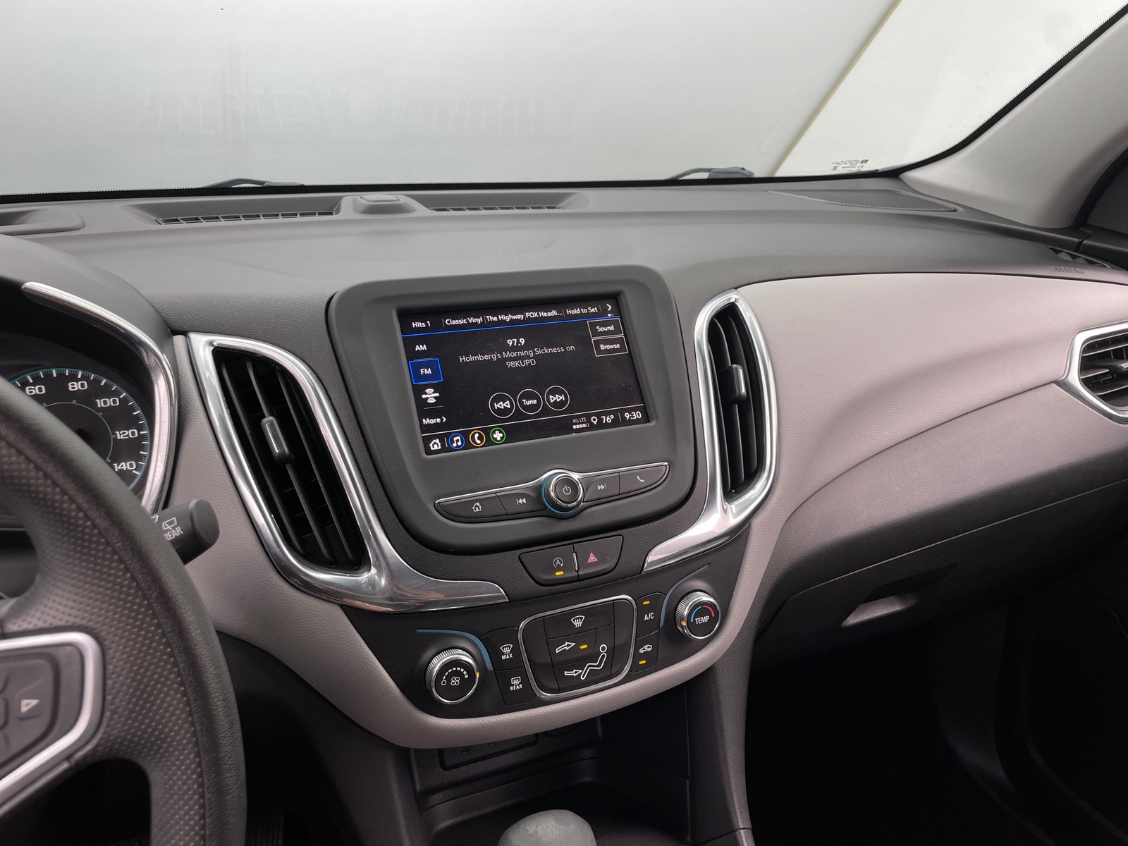 Thumbnail: 2023 Chevrolet Equinox - 4
