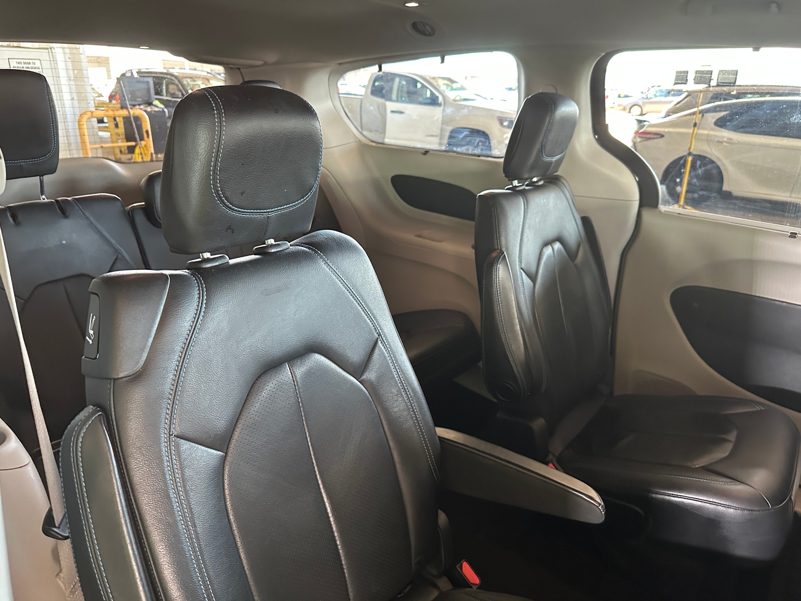 Thumbnail: 2021 Chrysler Pacifica - 5