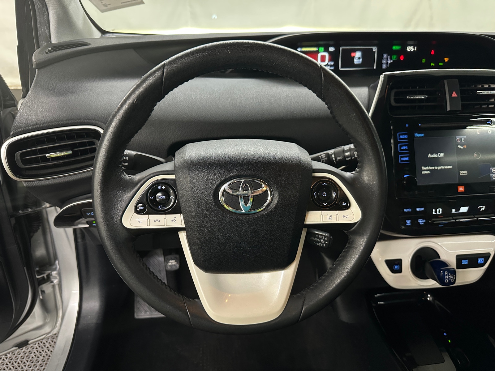 Thumbnail: 2017 Toyota Prius - 5