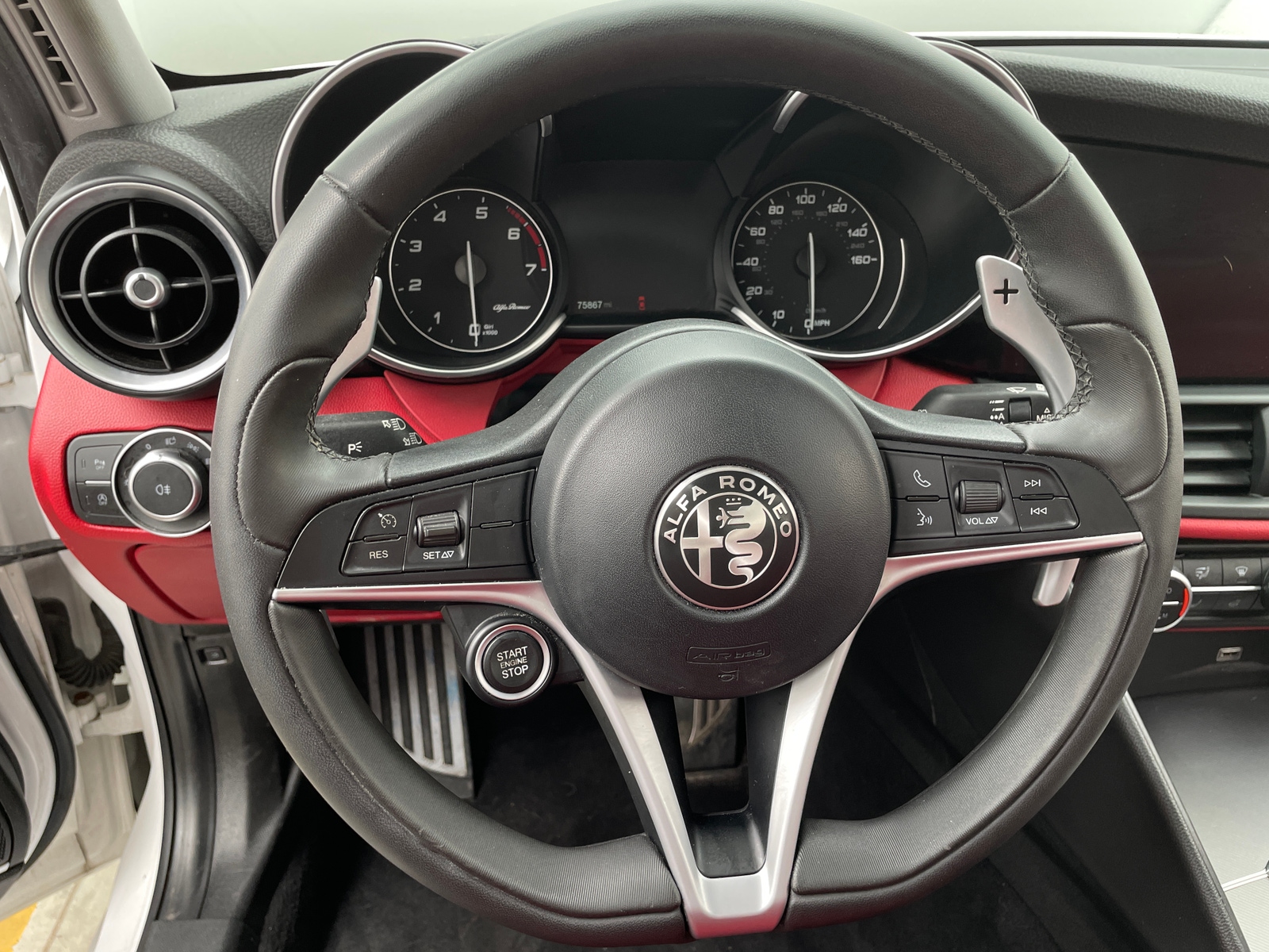 Thumbnail: 2018 Alfa Romeo Giulia - 4