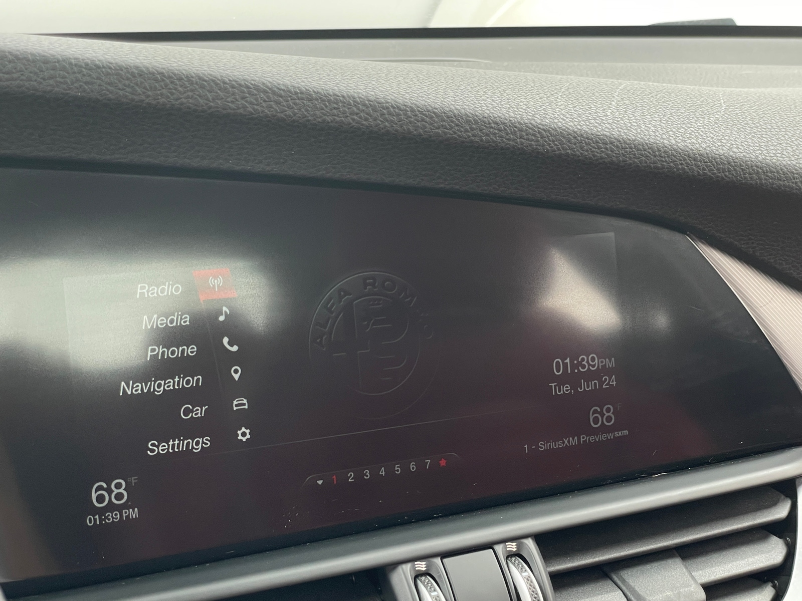 Thumbnail: 2018 Alfa Romeo Giulia - 3