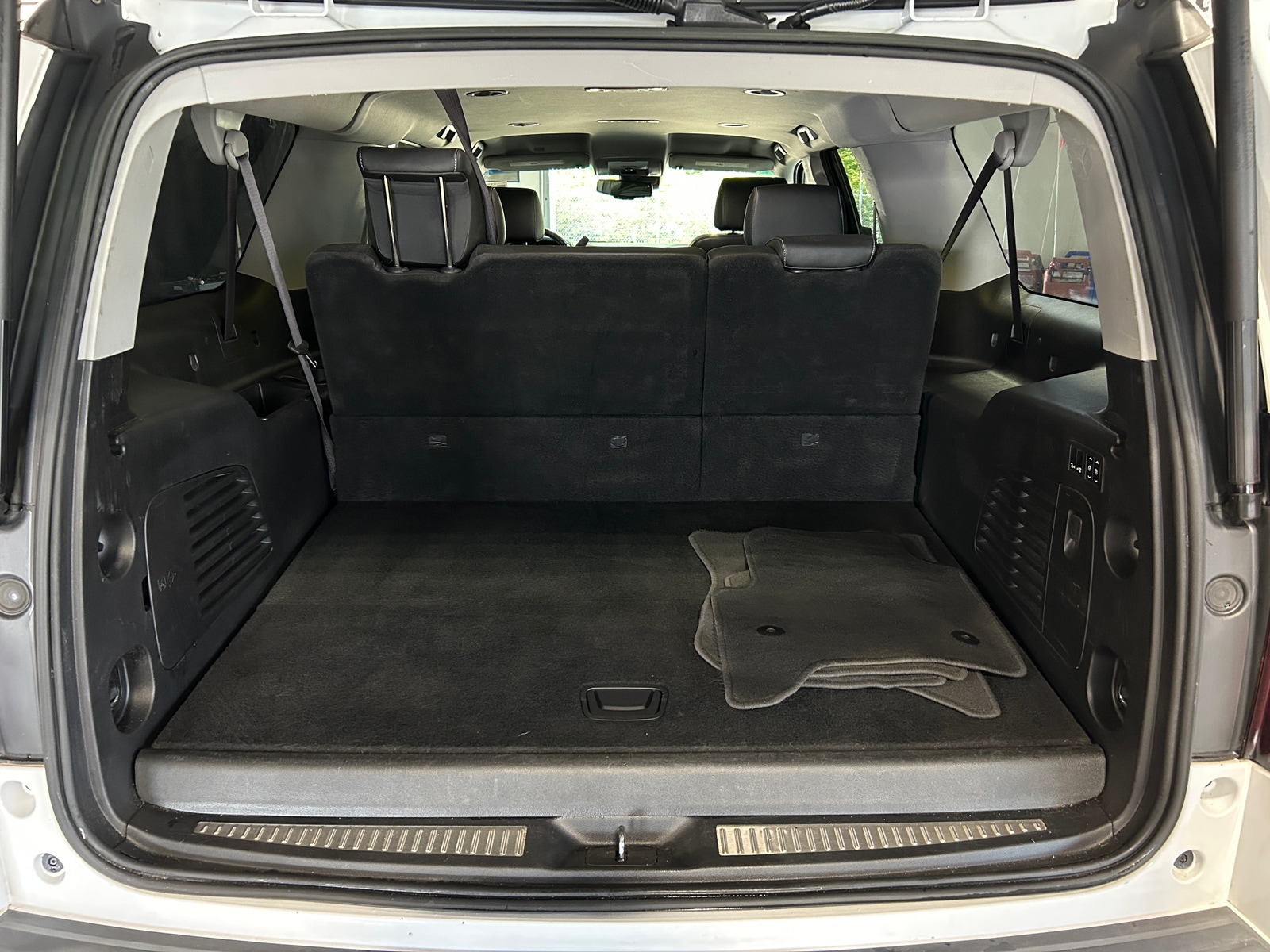 Thumbnail: 2017 Chevrolet Suburban - 6