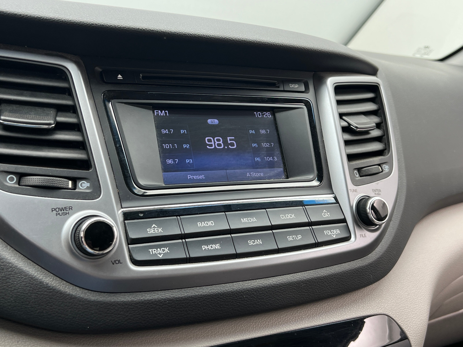 Thumbnail: 2016 Hyundai Tucson - 4