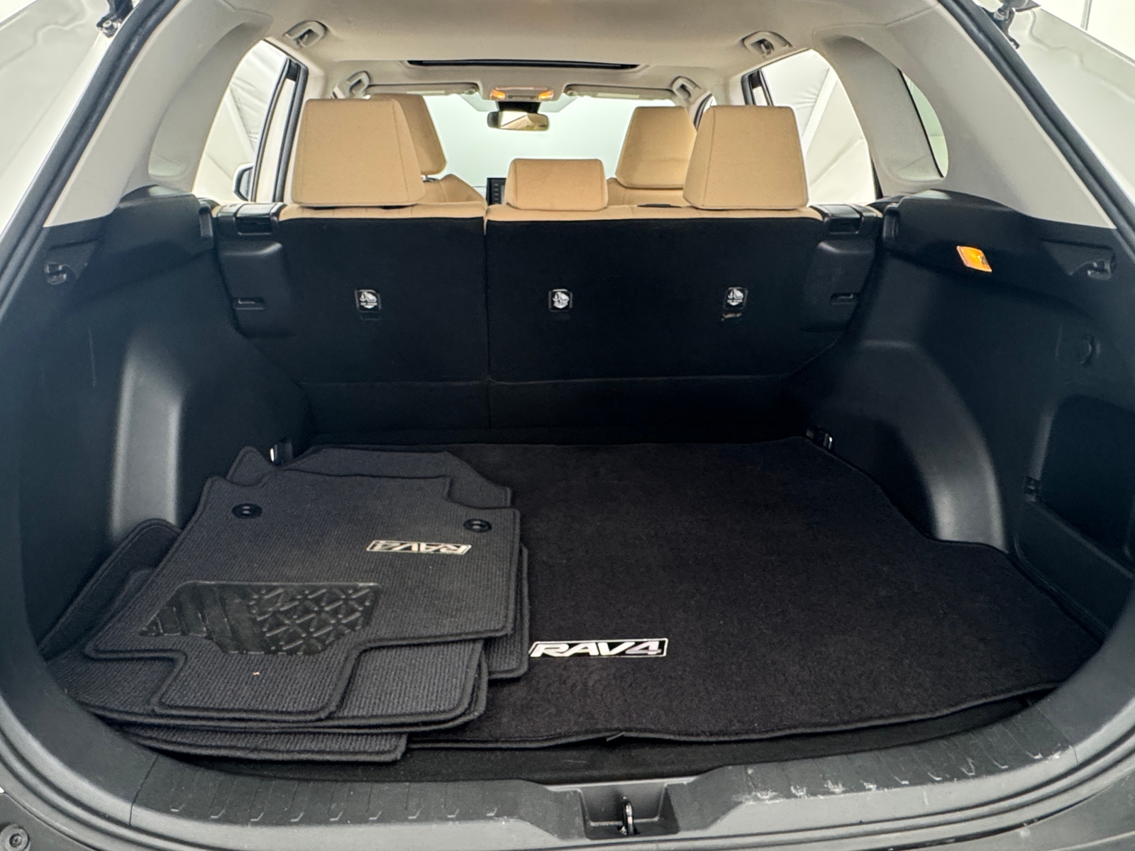 Thumbnail: 2019 Toyota RAV4 - 7
