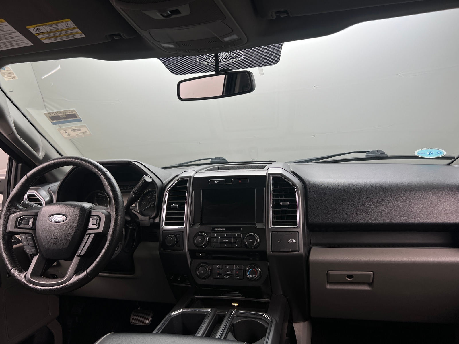 Thumbnail: 2016 Ford Econoline - 3