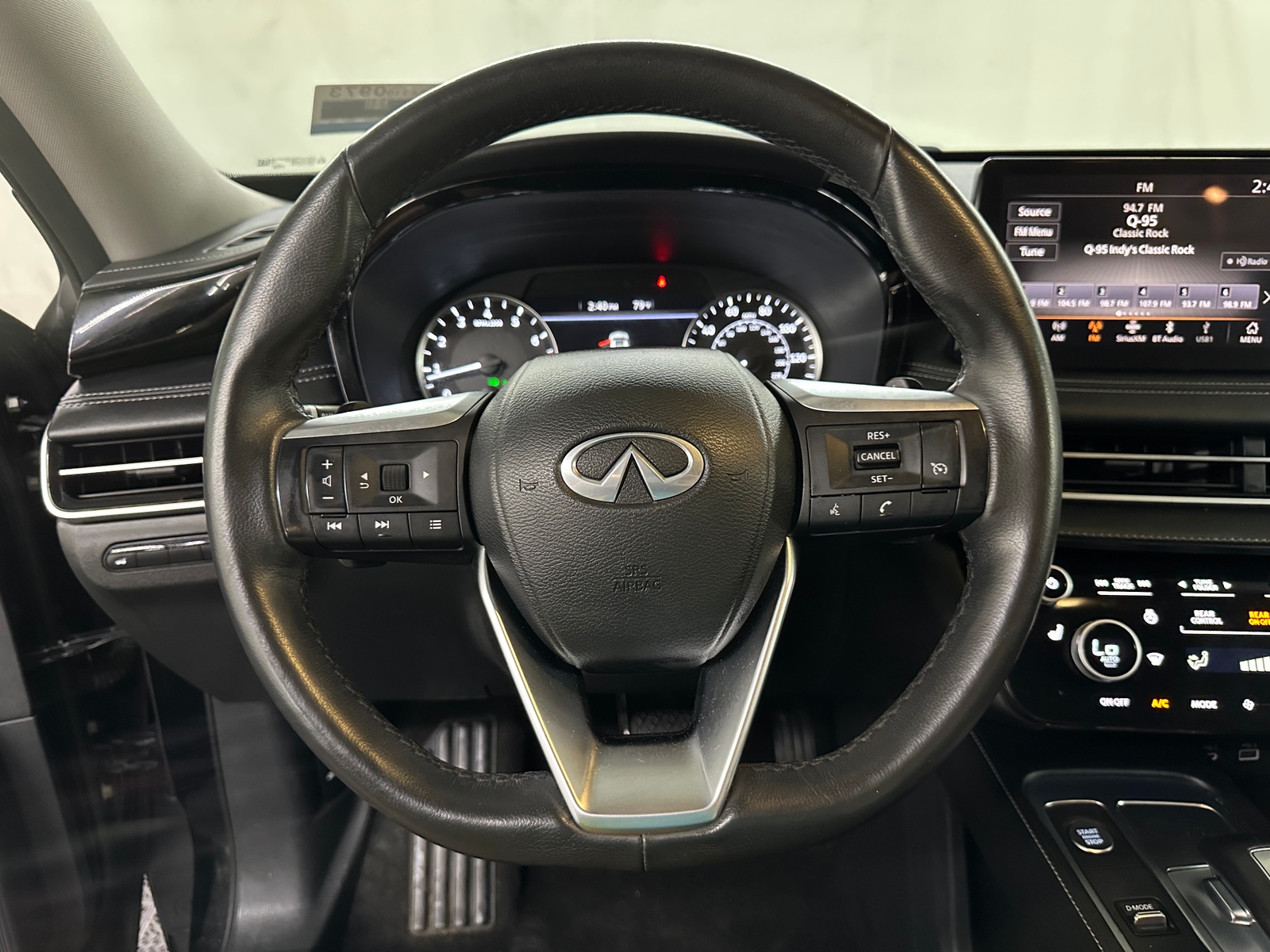 Thumbnail: 2023 INFINITI QX60 - 4