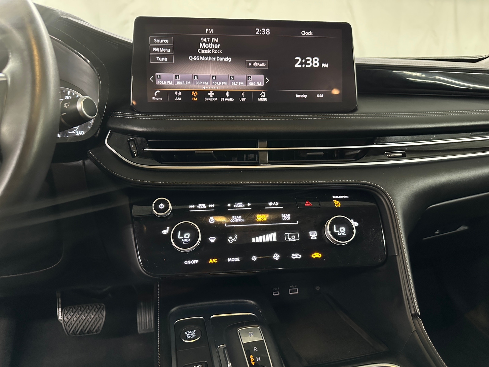 Thumbnail: 2023 INFINITI QX60 - 3