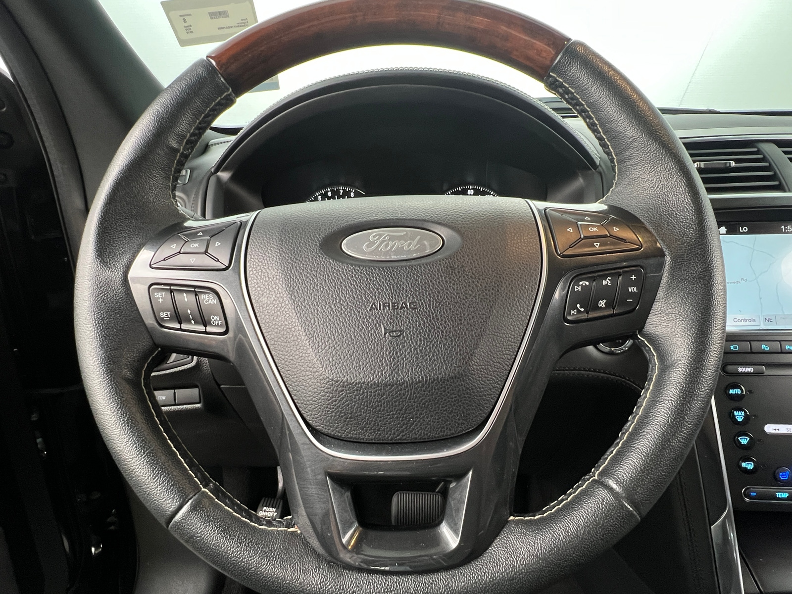 Thumbnail: 2019 Ford Explorer - 4