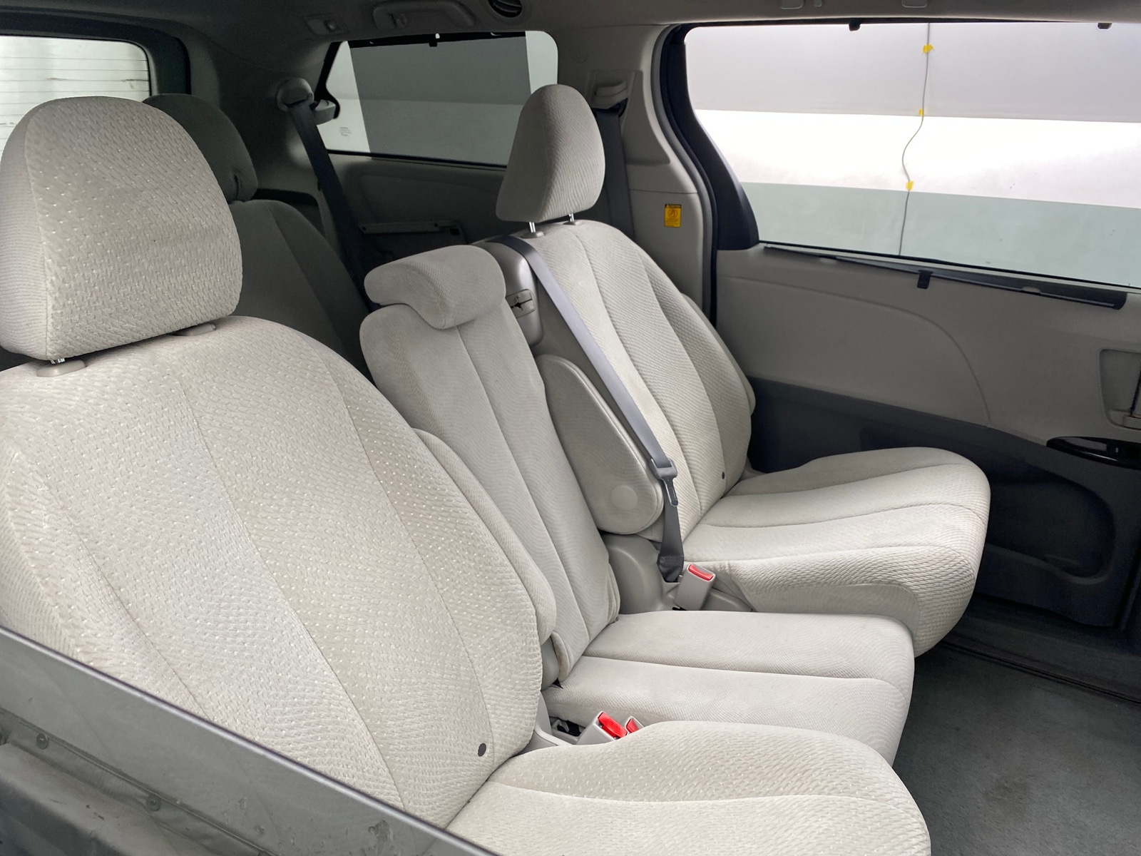 Thumbnail: 2011 Toyota Sienna - 6