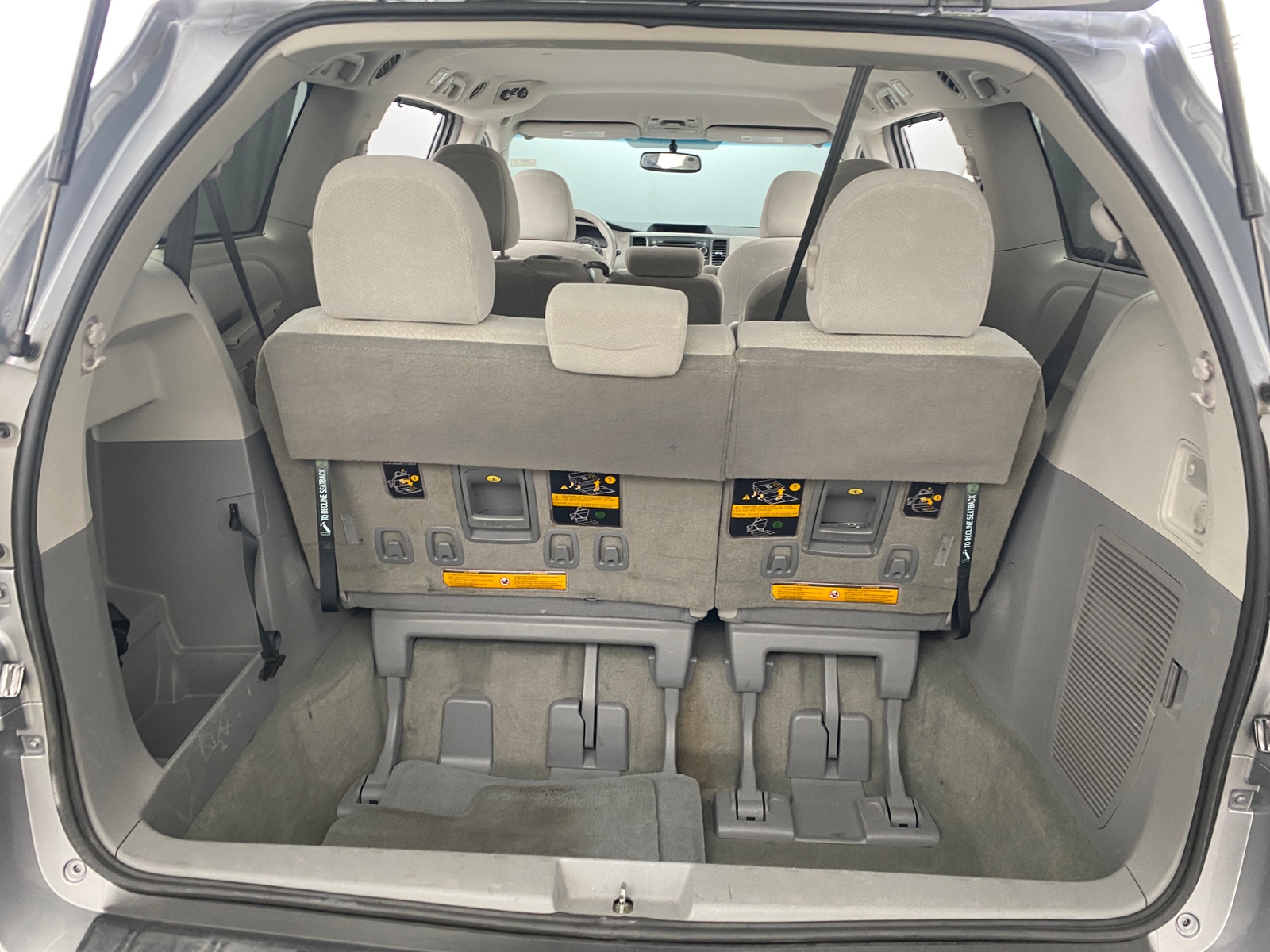 Thumbnail: 2011 Toyota Sienna - 7