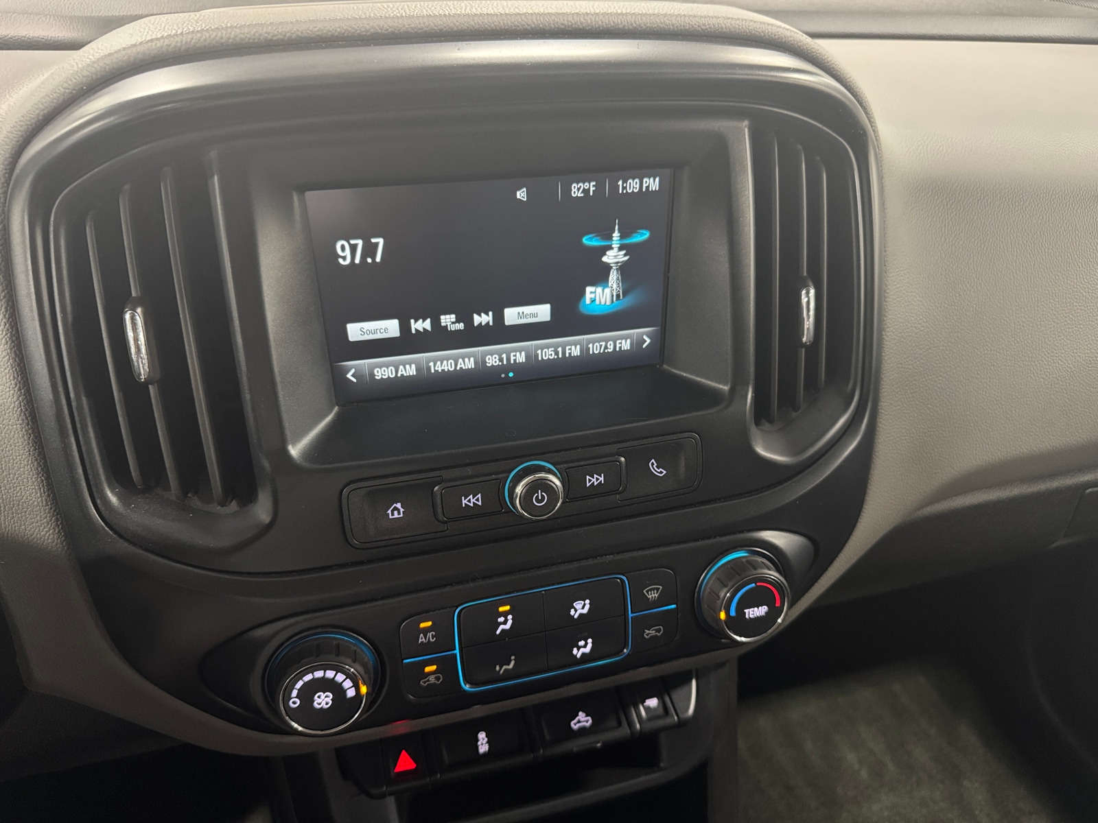 Thumbnail: 2018 Chevrolet Colorado - 4