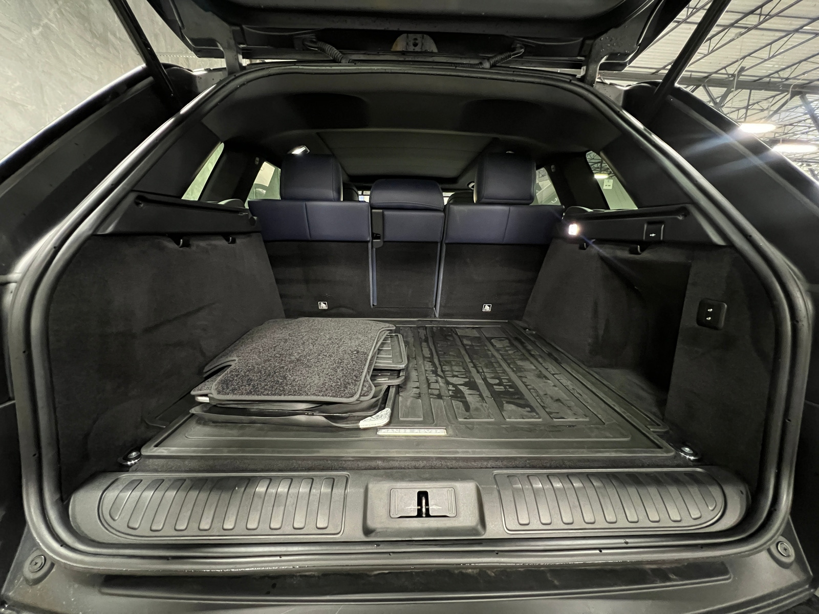 Thumbnail: 2021 Land Rover Range Rover Sport - 6
