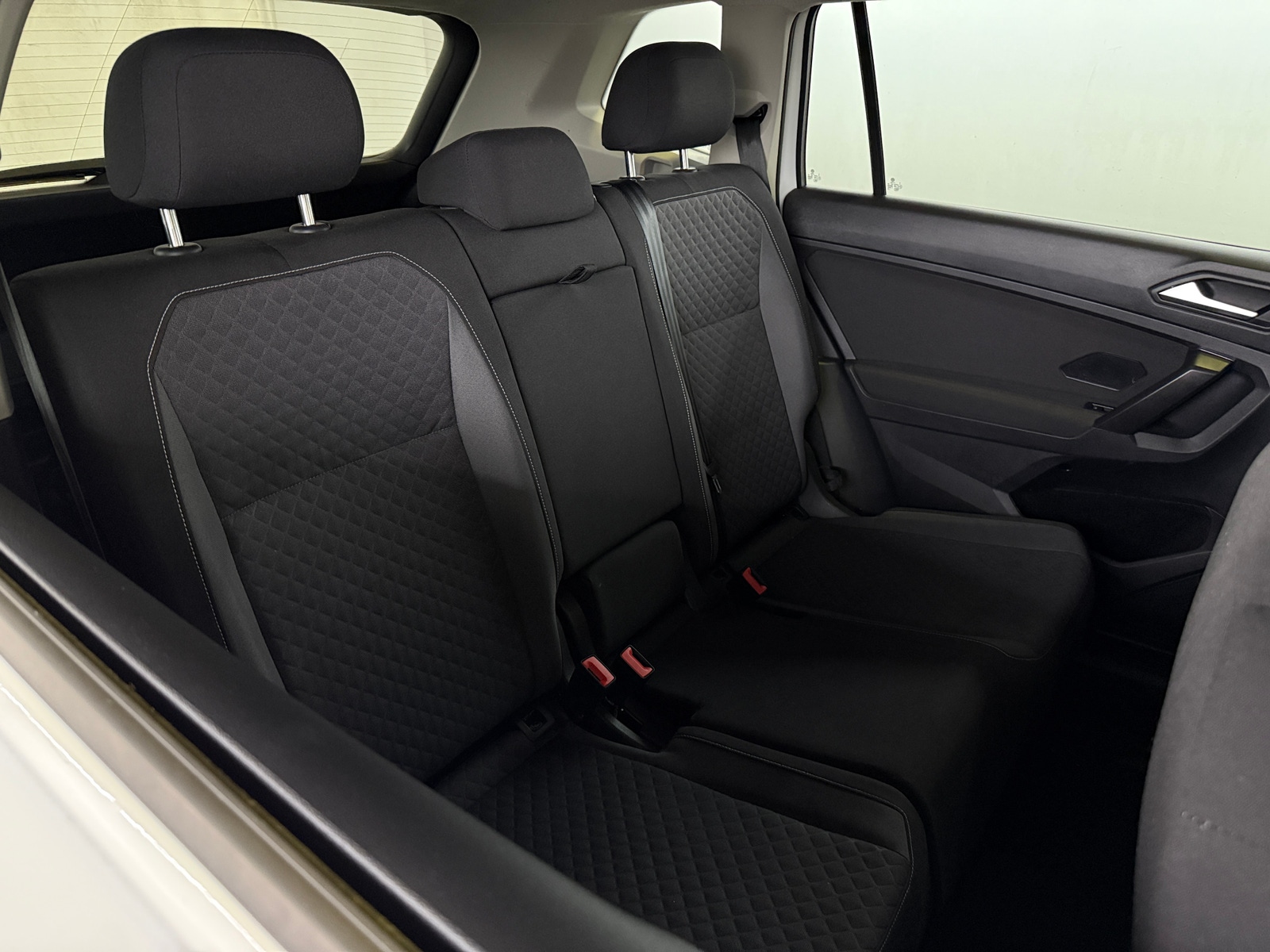 Thumbnail: 2021 Volkswagen Tiguan - 6