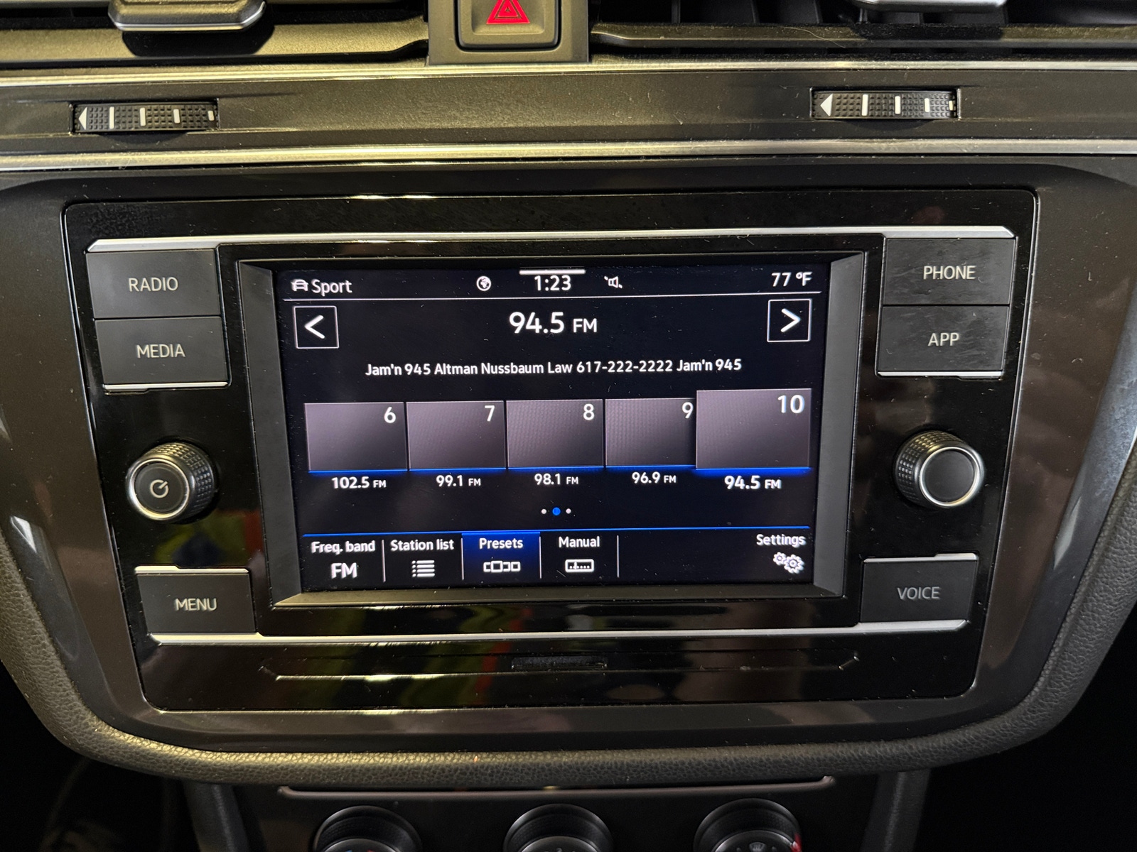 Thumbnail: 2021 Volkswagen Tiguan - 4