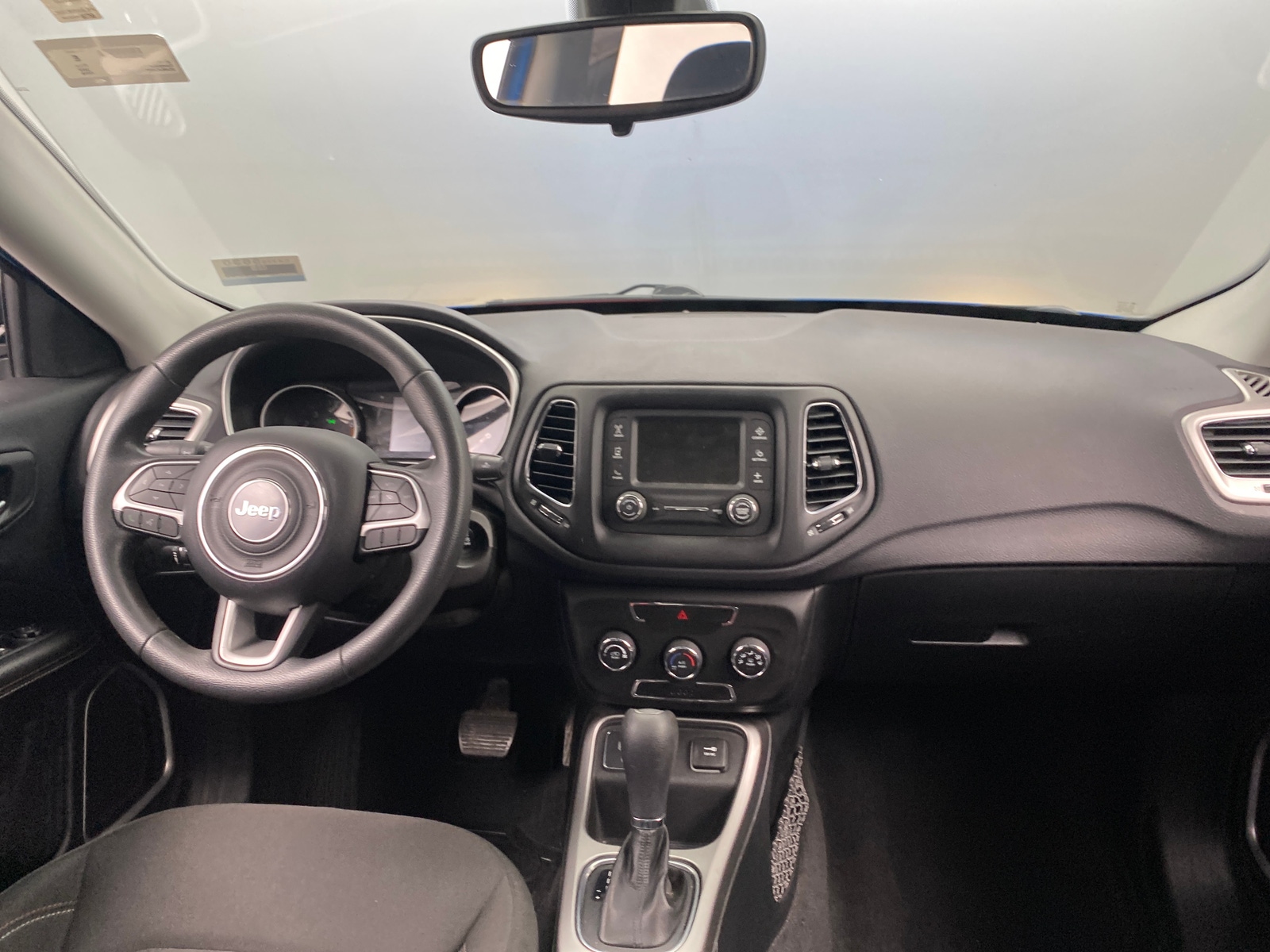 Thumbnail: 2018 Jeep Compass - 3