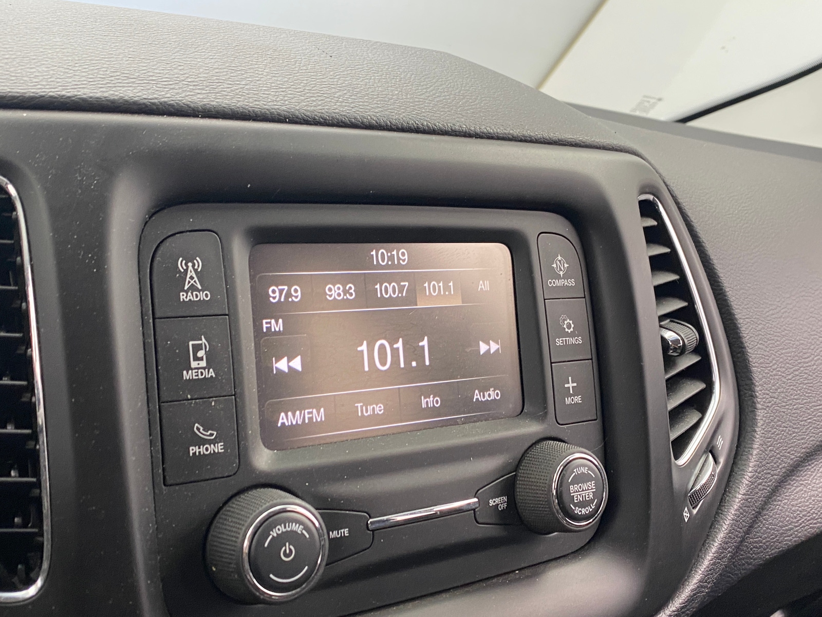 Thumbnail: 2018 Jeep Compass - 4