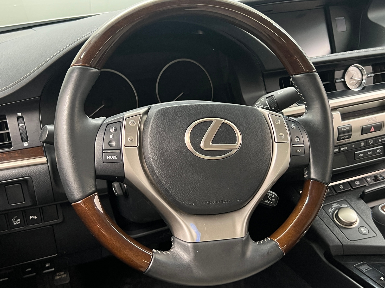 Thumbnail: 2014 Lexus ES - 4