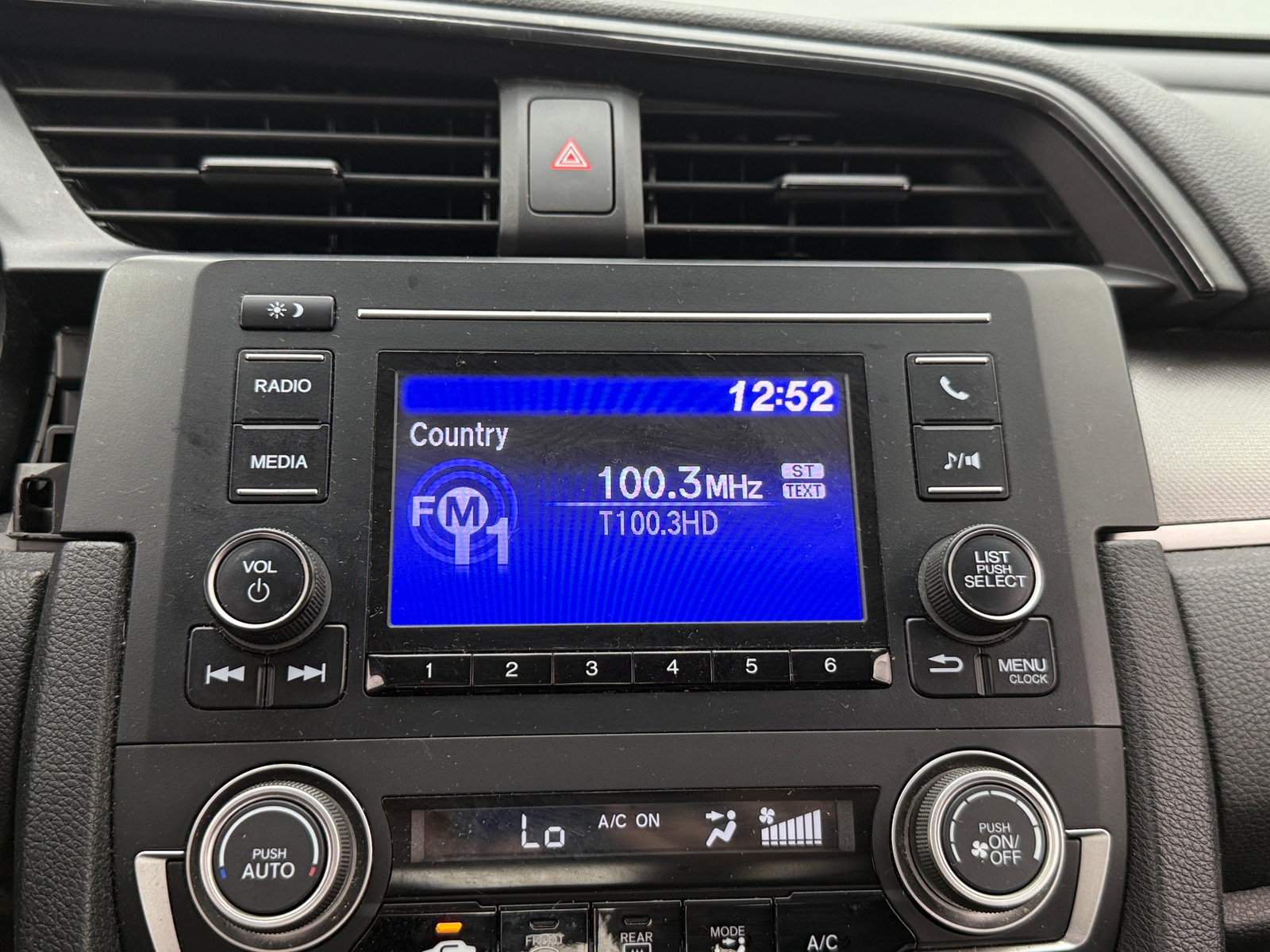 Thumbnail: 2016 Honda Civic - 4