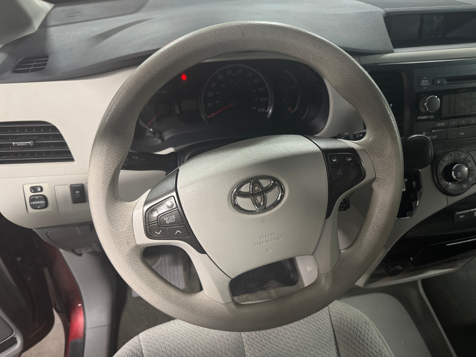 Thumbnail: 2012 Toyota Sienna - 5