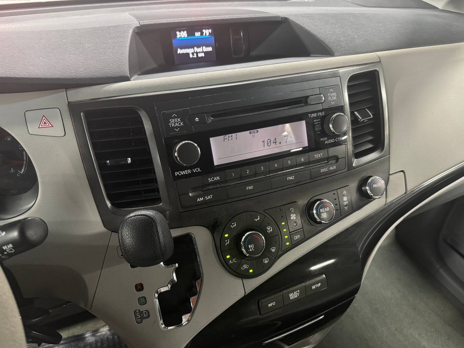 Thumbnail: 2012 Toyota Sienna - 4