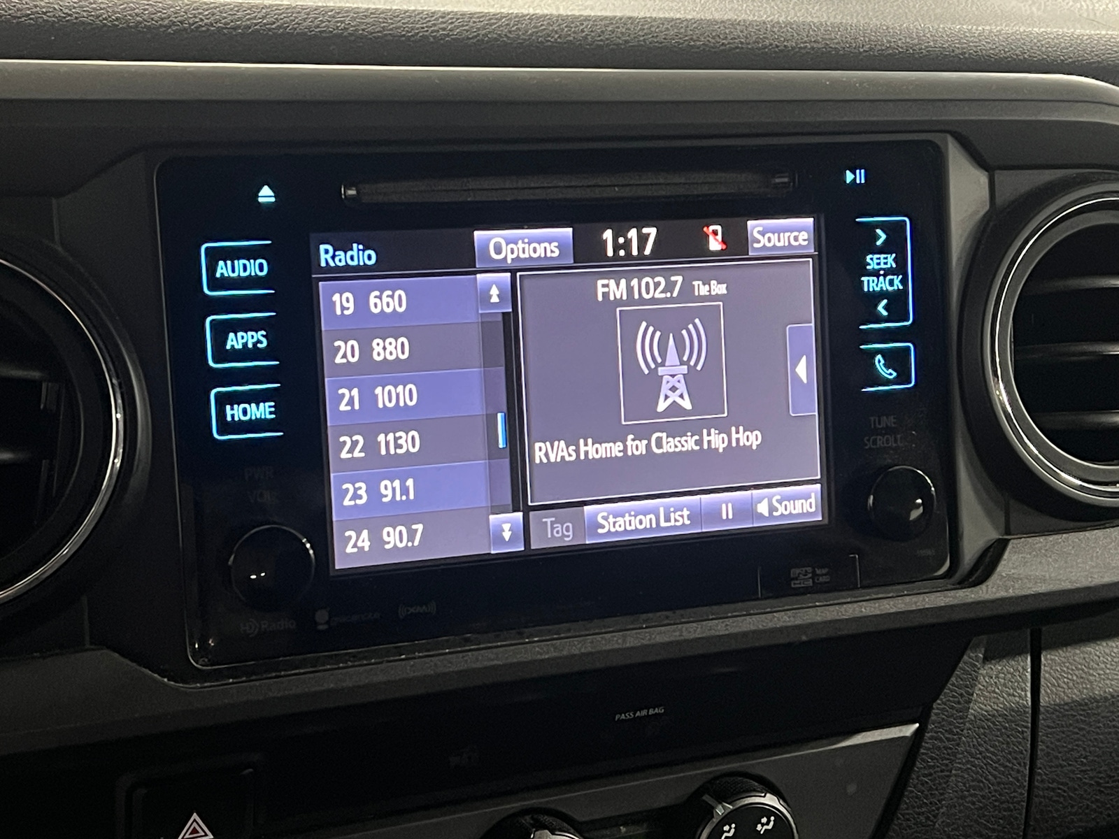 Thumbnail: 2019 Toyota Tacoma - 4