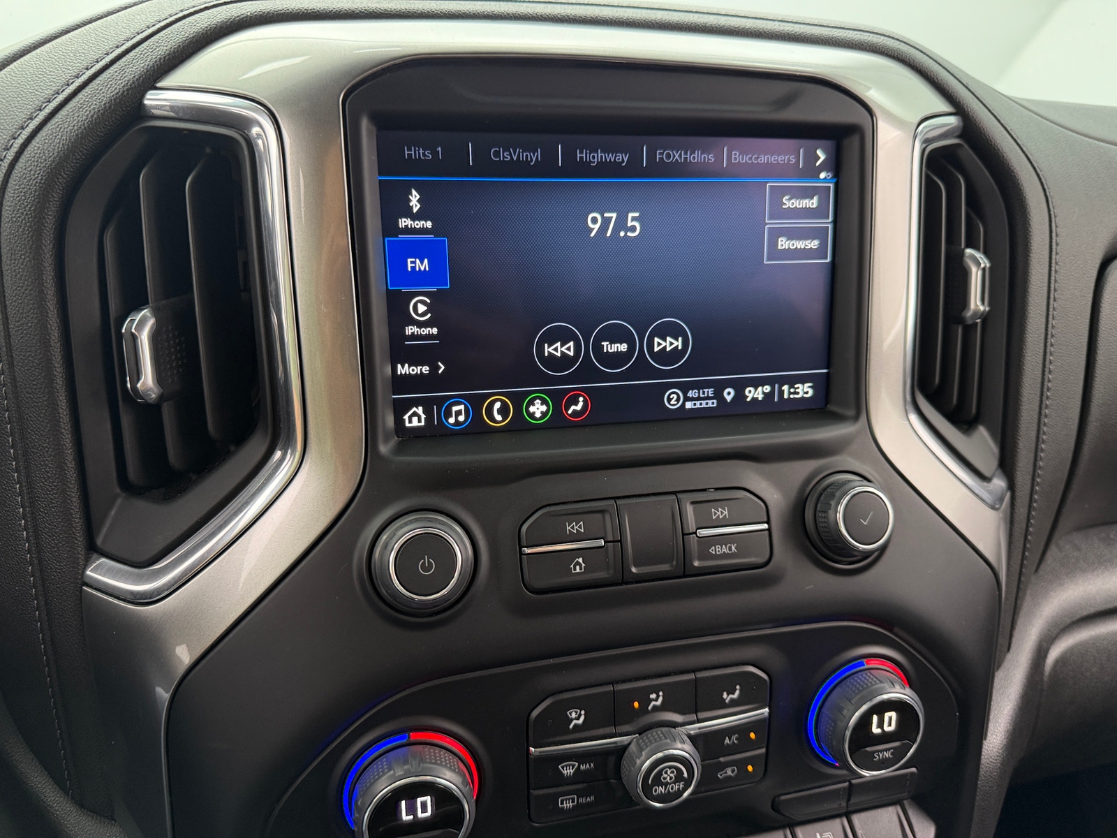 Thumbnail: 2022 Chevrolet Silverado 1500 - 3