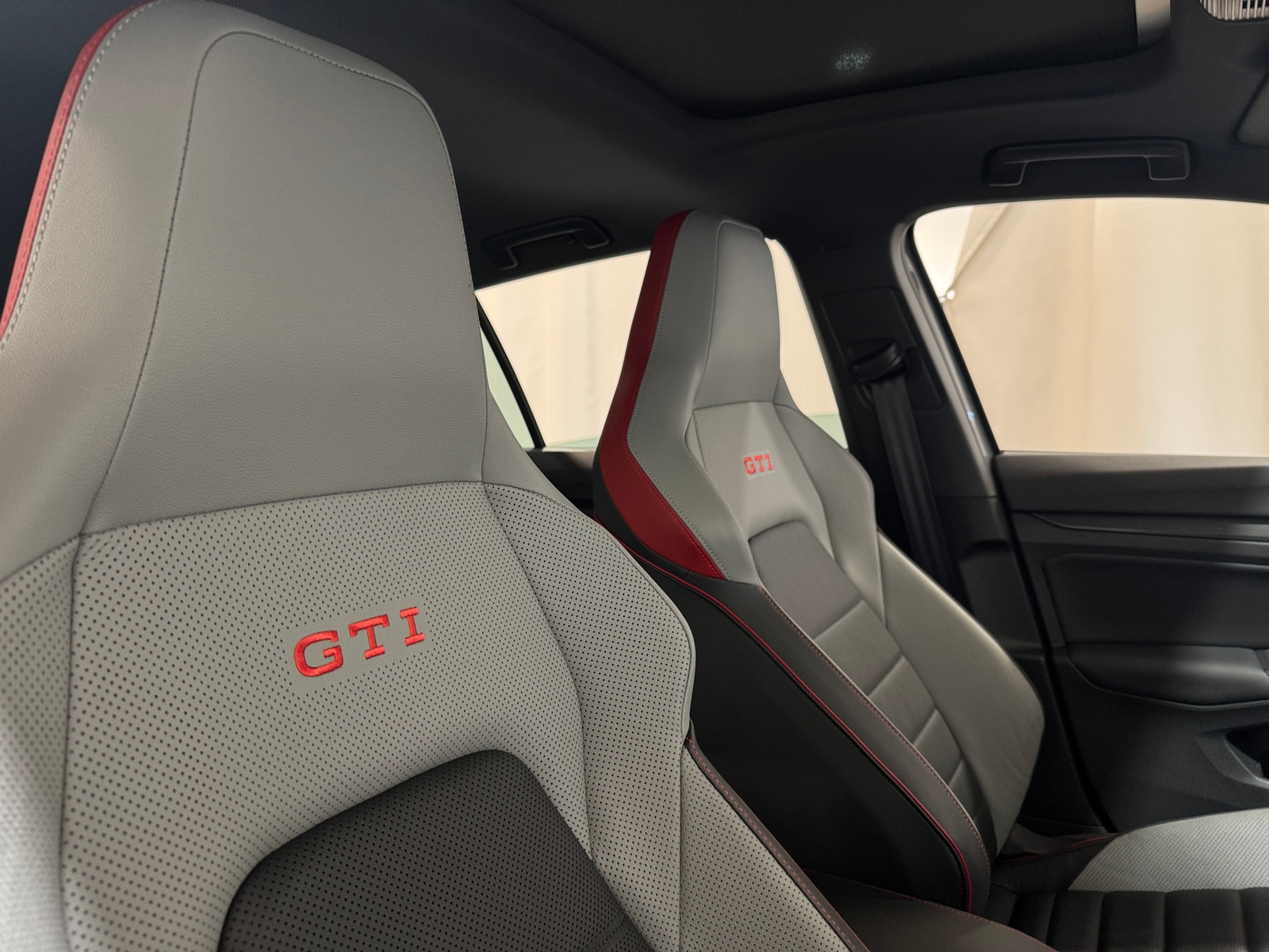 Thumbnail: 2024 Volkswagen Golf - 2
