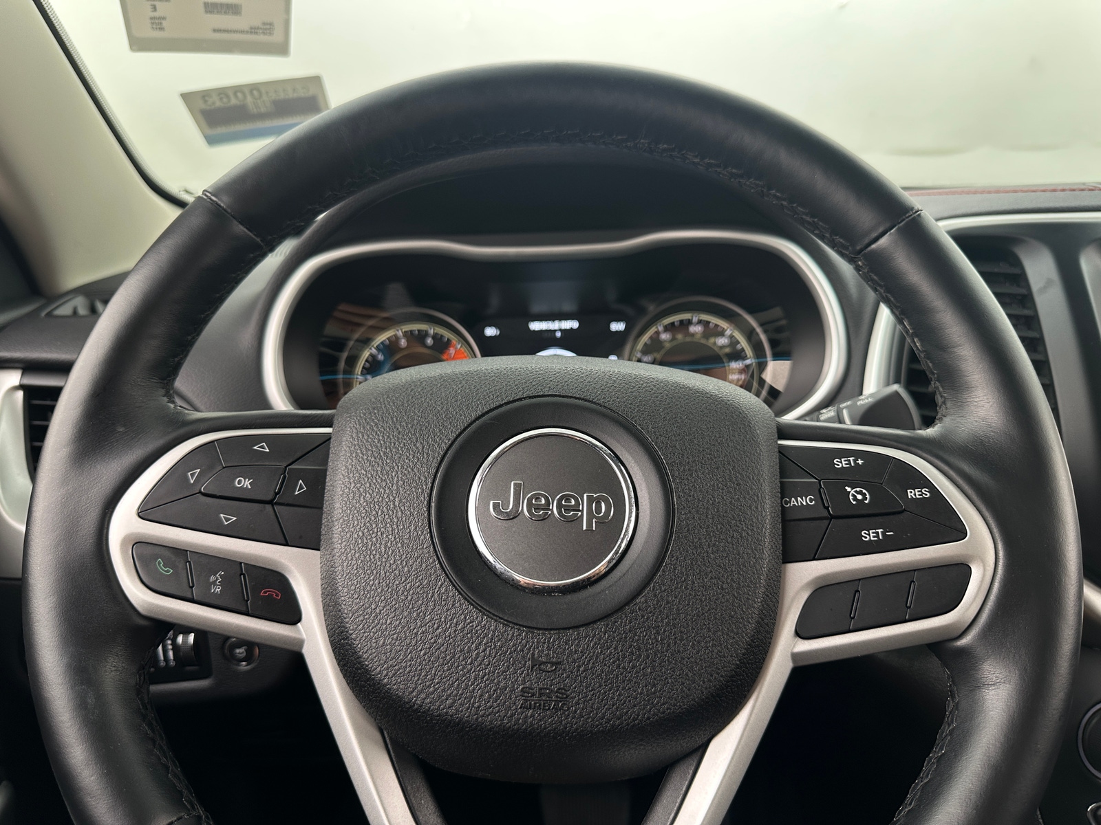 Thumbnail: 2017 Jeep Cherokee - 4