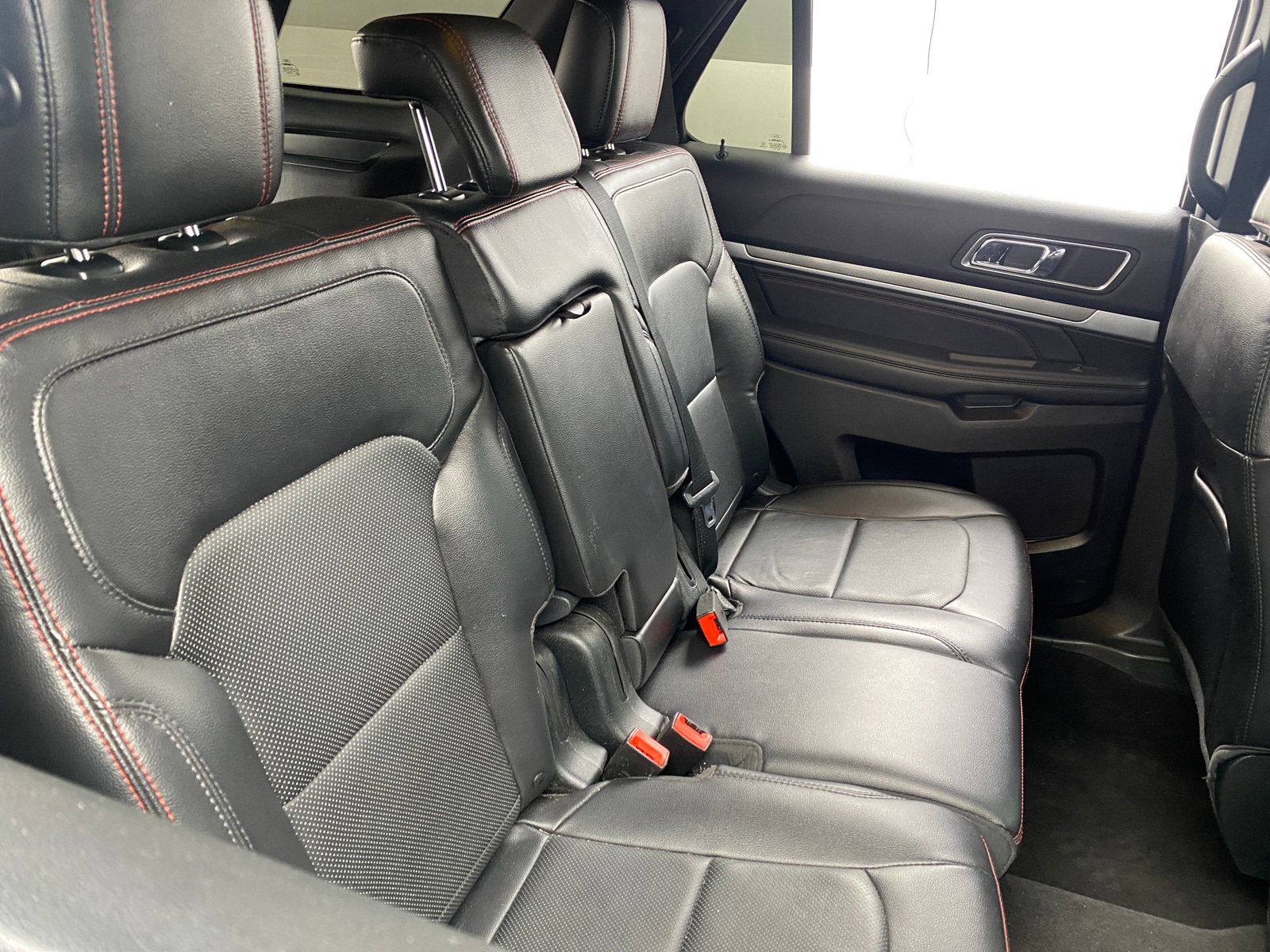 Thumbnail: 2019 Ford Explorer - 5