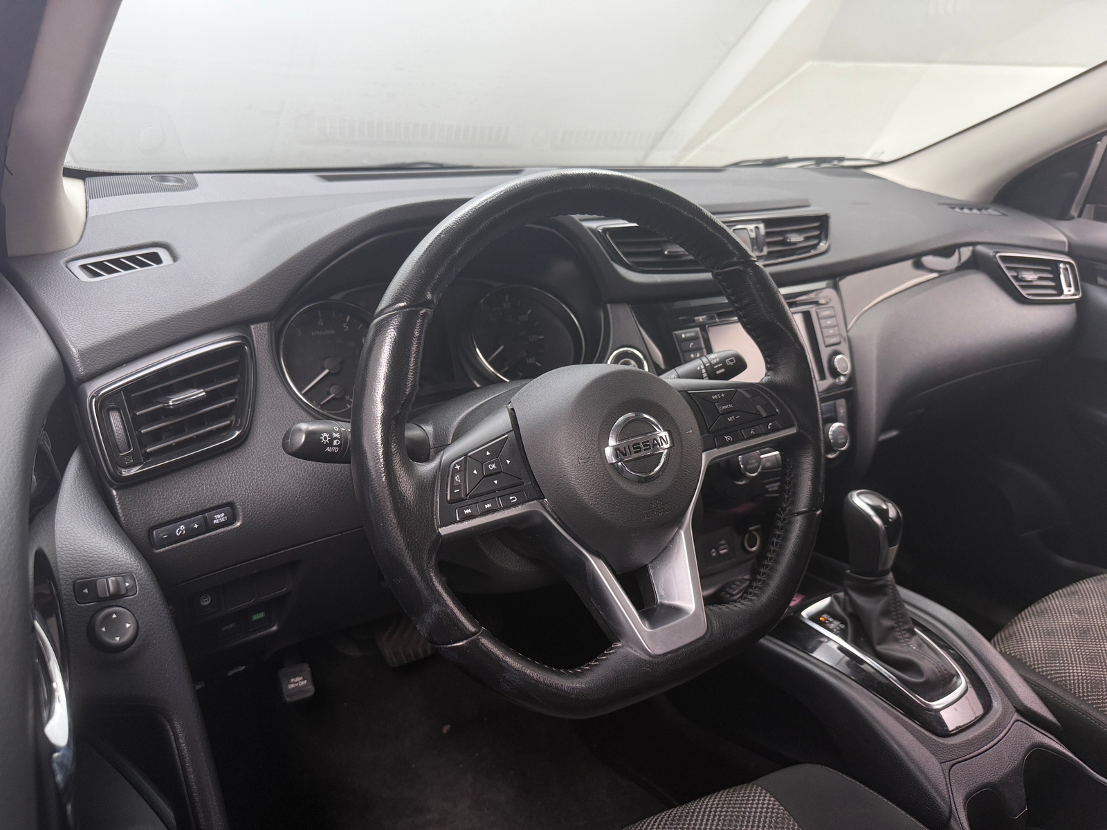 Thumbnail: 2021 Nissan Rogue Sport - 3