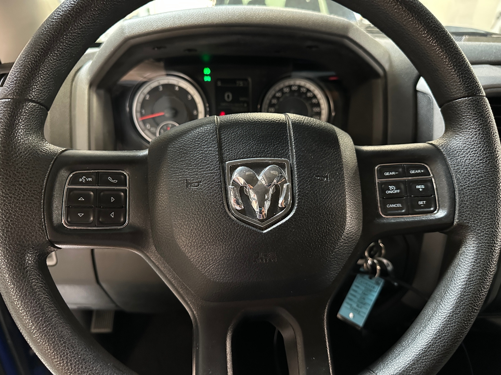Thumbnail: 2019 RAM 1500 Classic - 4