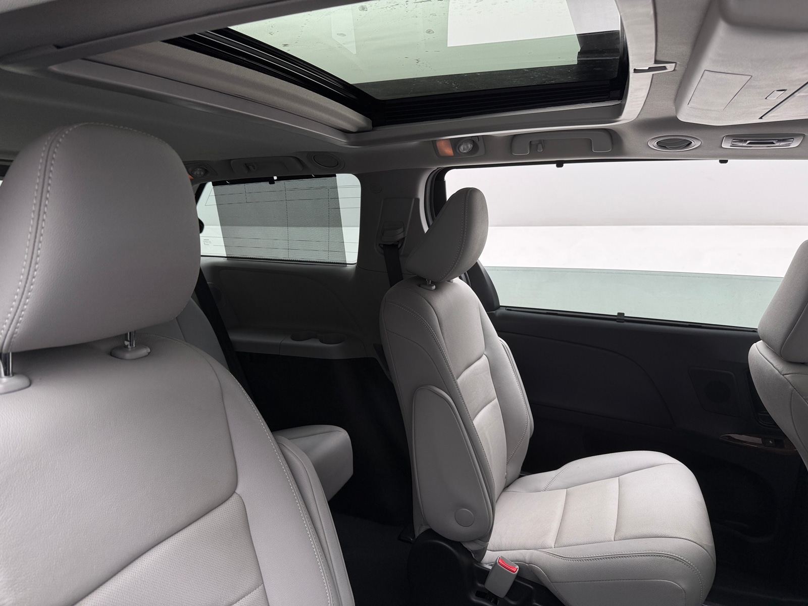Thumbnail: 2020 Toyota Sienna - 5