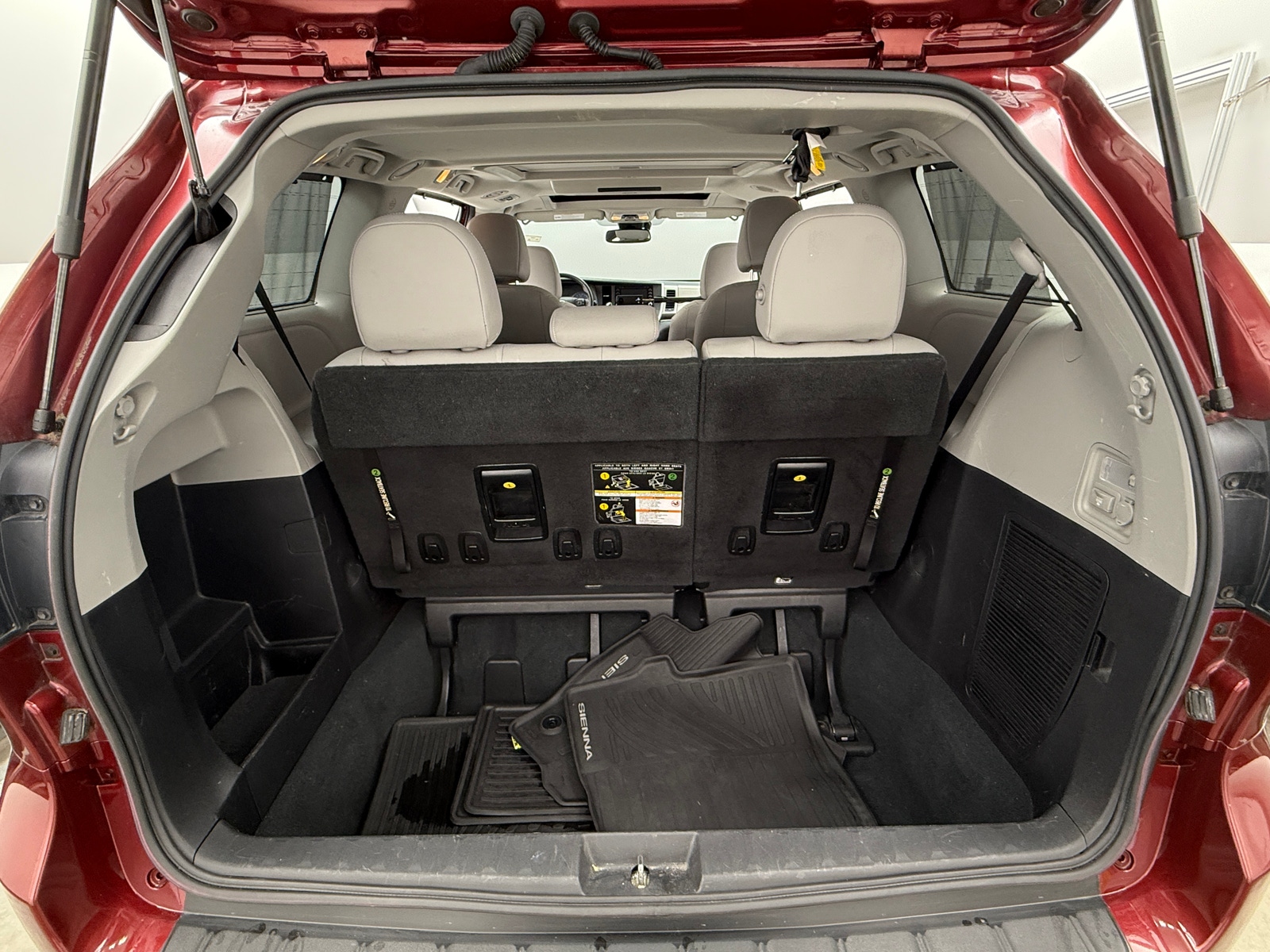 Thumbnail: 2020 Toyota Sienna - 6