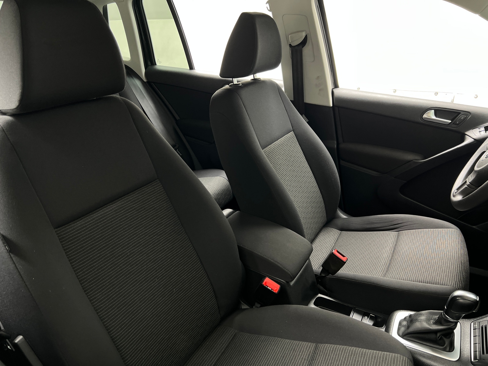 Thumbnail: 2017 Volkswagen Tiguan - 2