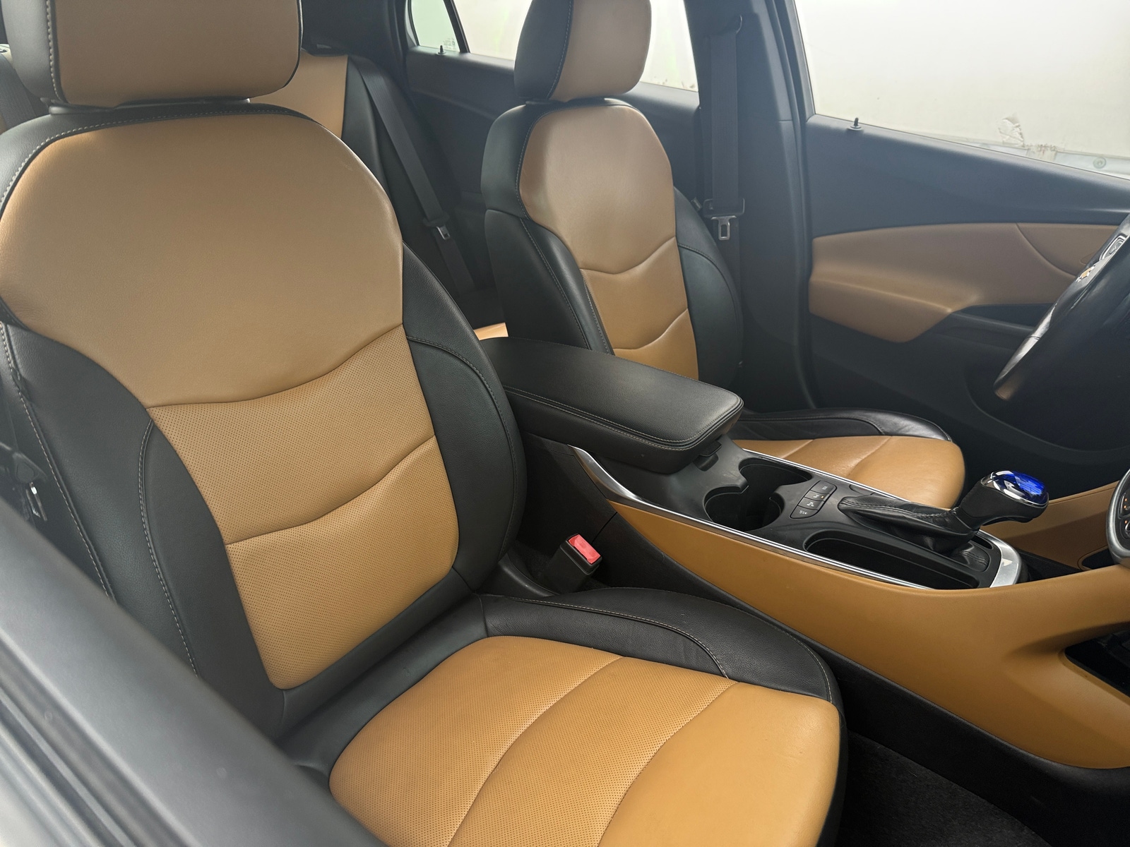 Thumbnail: 2017 Chevrolet Volt - 2