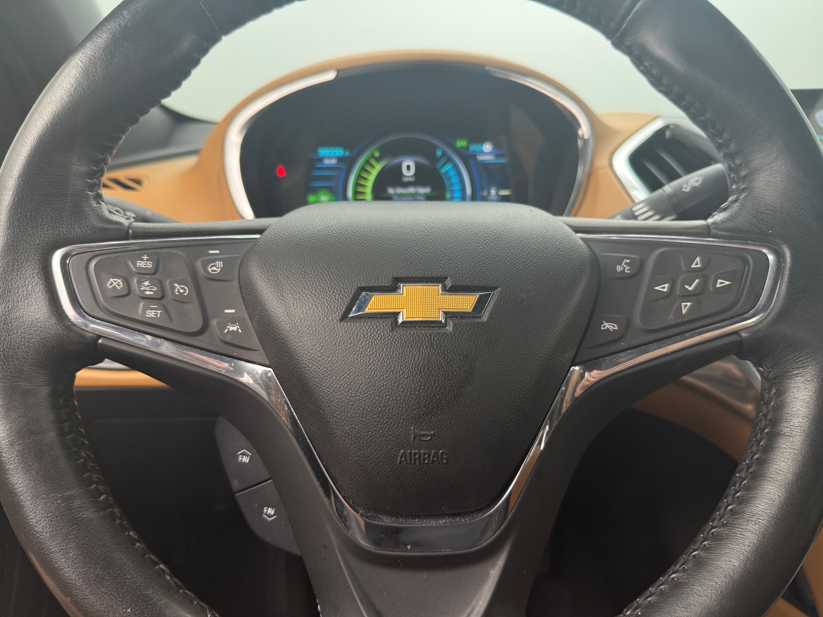 Thumbnail: 2017 Chevrolet Volt - 5