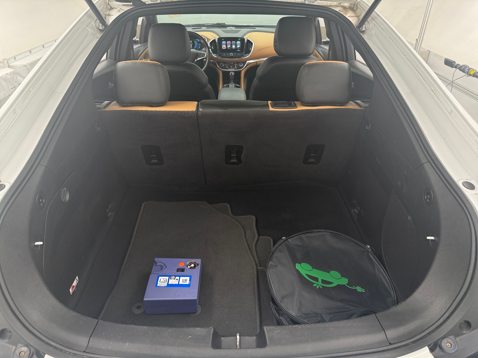 Thumbnail: 2017 Chevrolet Volt - 7