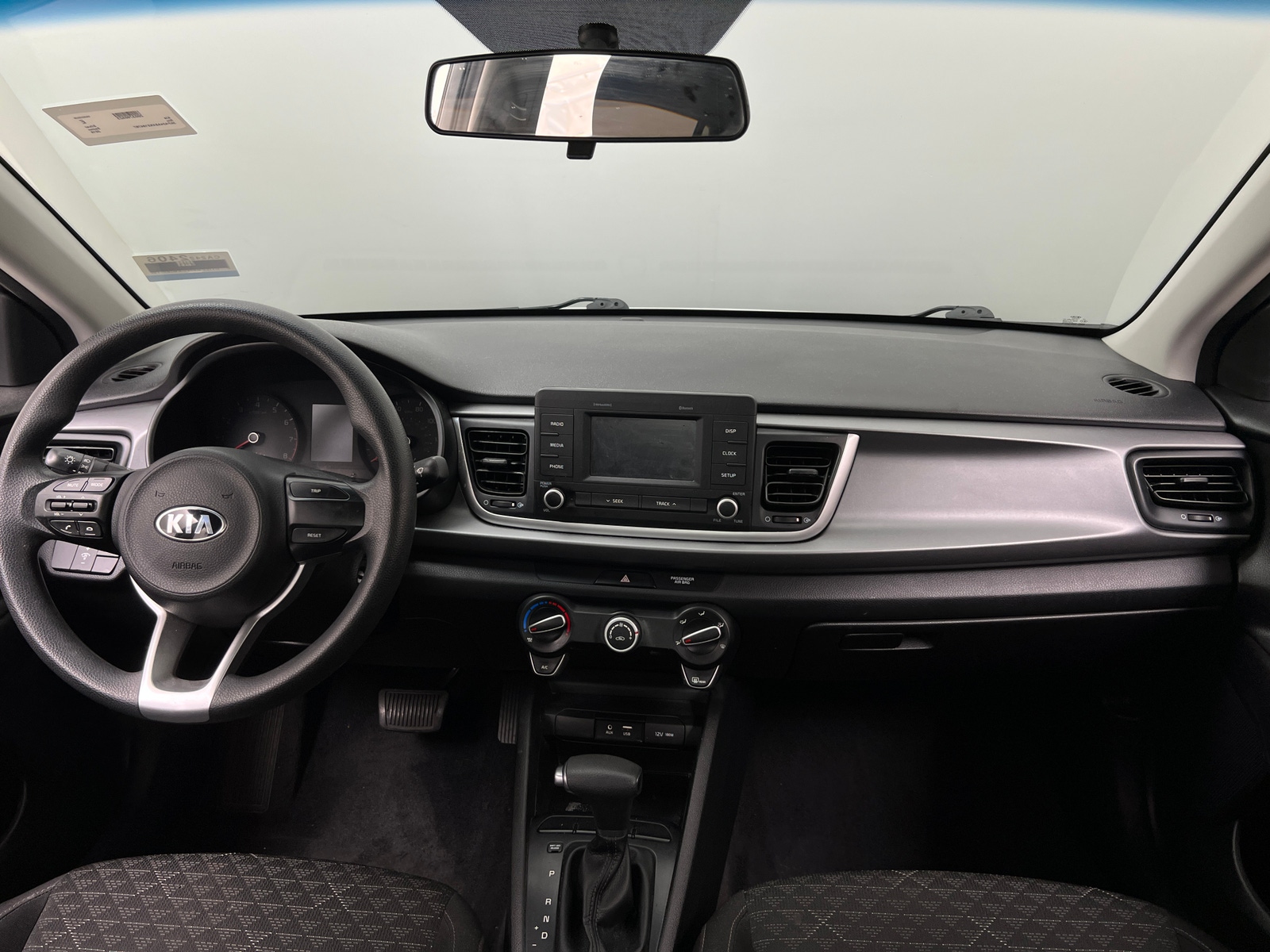 Thumbnail: 2019 Kia Rio - 3