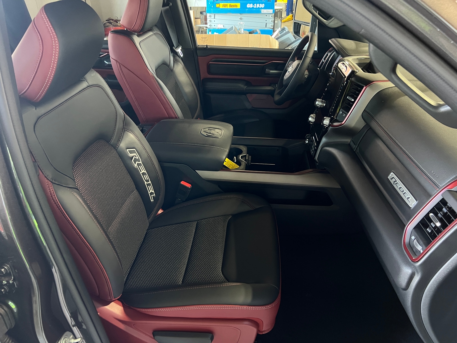 Thumbnail: 2025 RAM 1500 - 2