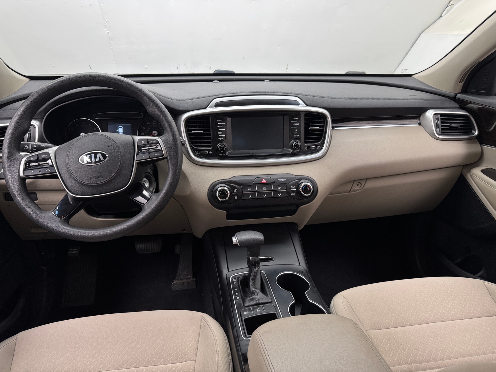 Thumbnail: 2019 Kia Sorento - 3