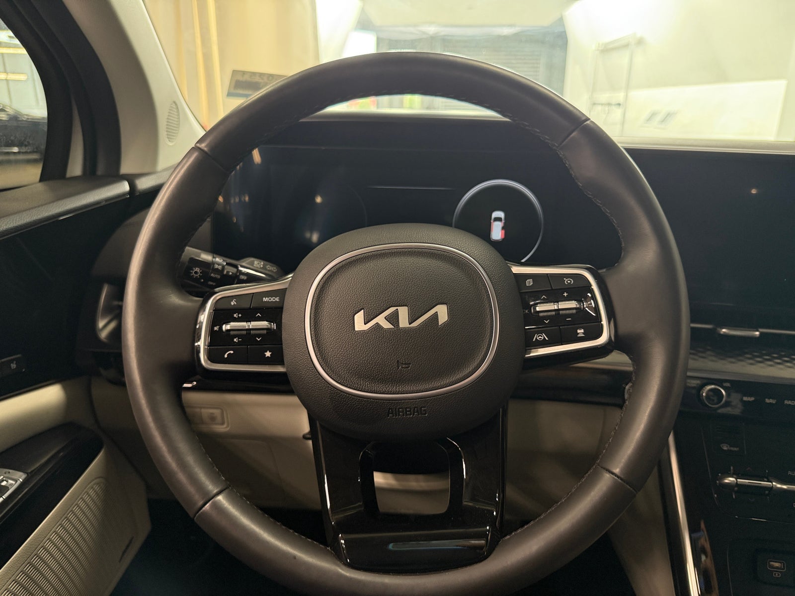 Thumbnail: 2024 Kia Carnival - 4