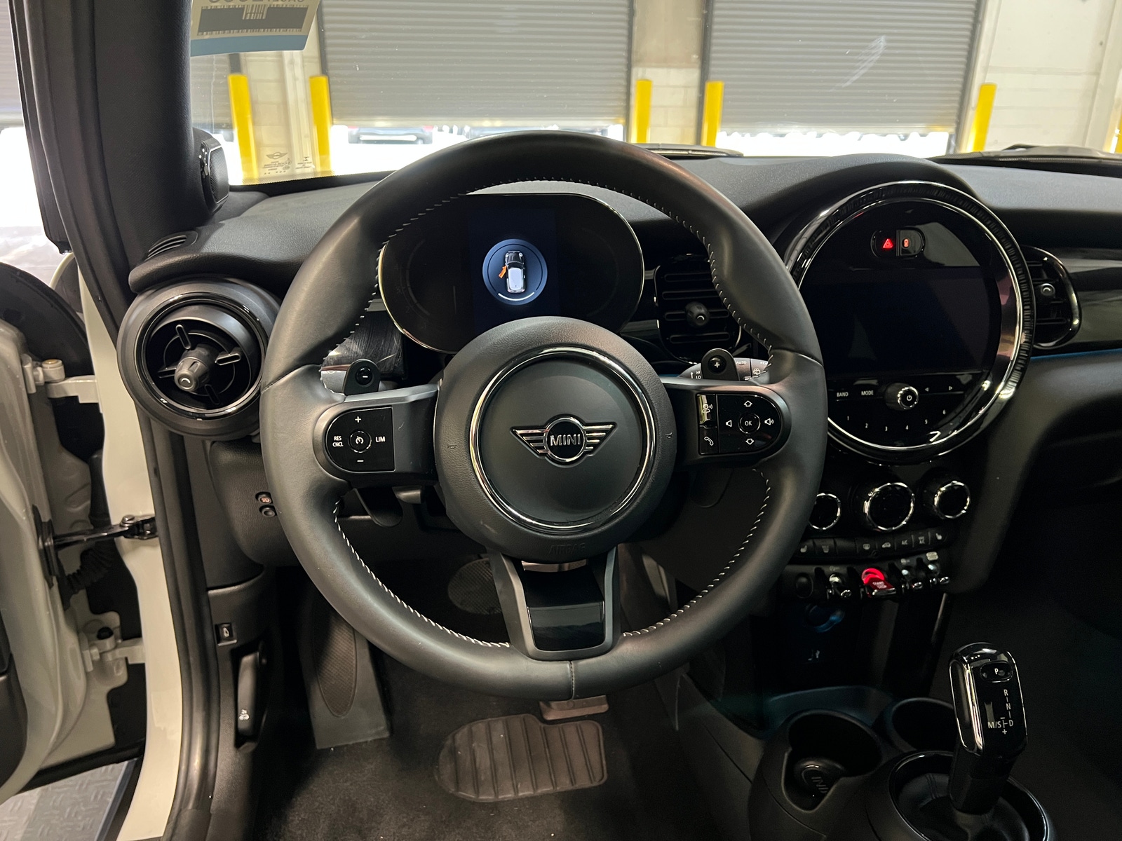 Thumbnail: 2022 MINI Cooper Hardtop - 4