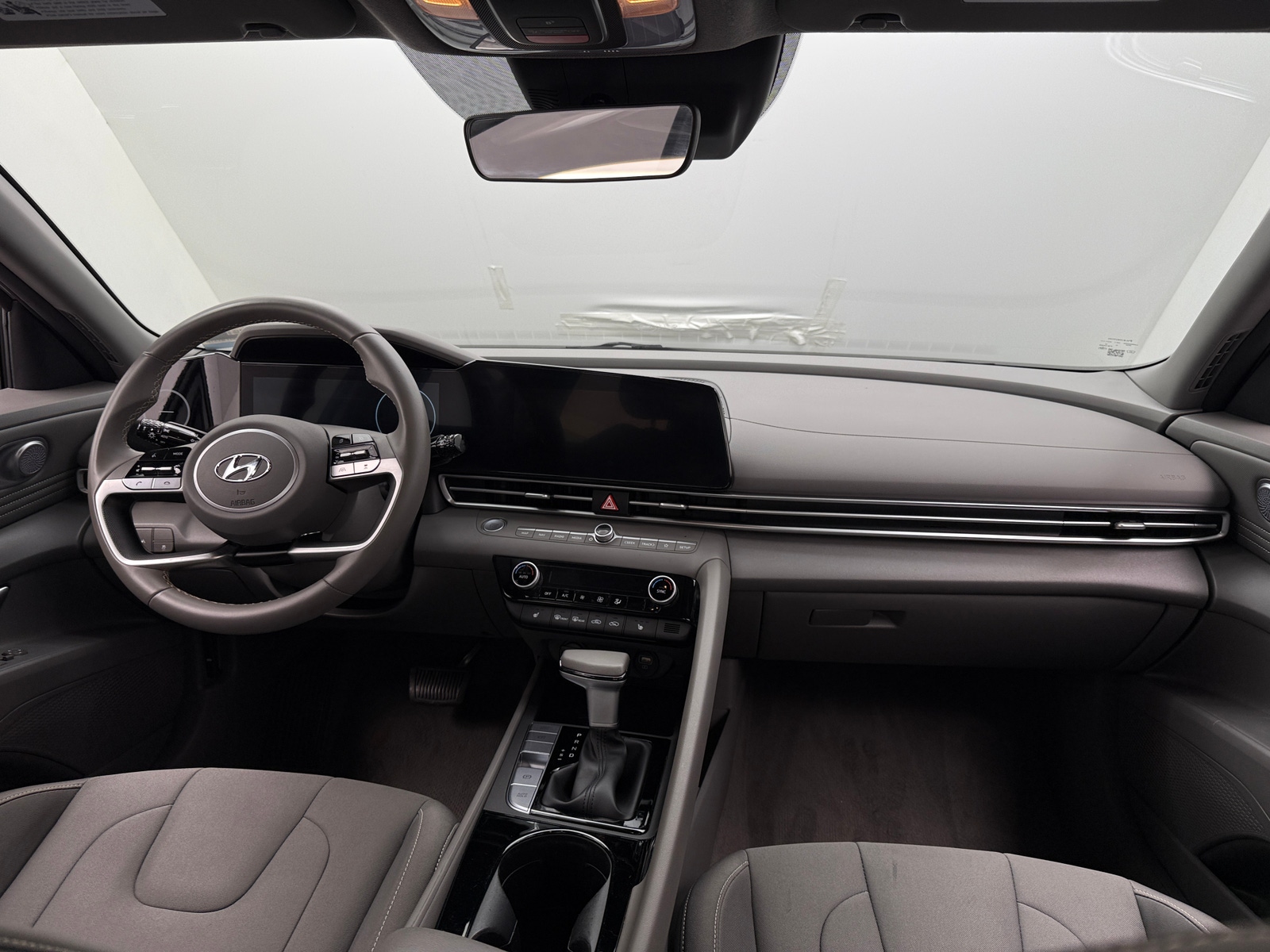 Thumbnail: 2023 Hyundai Elantra - 3