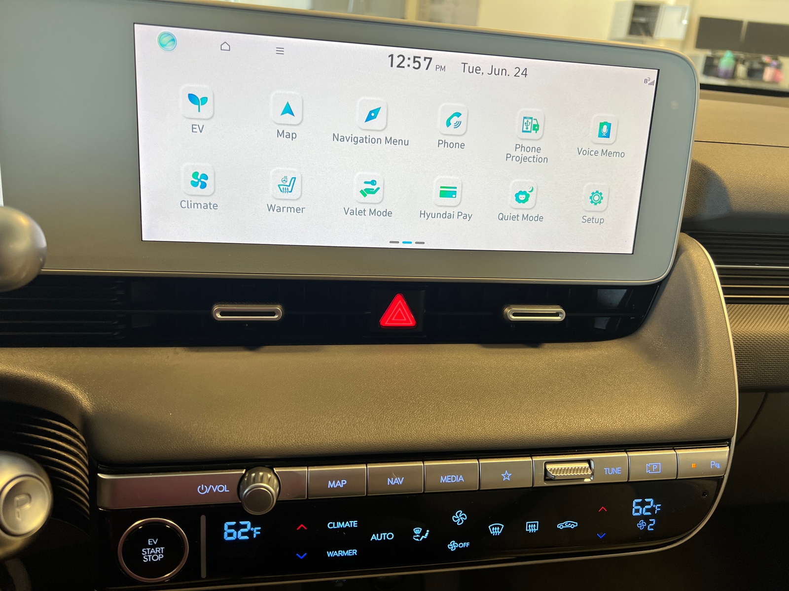 Thumbnail: 2023 Hyundai Ioniq 5 - 3