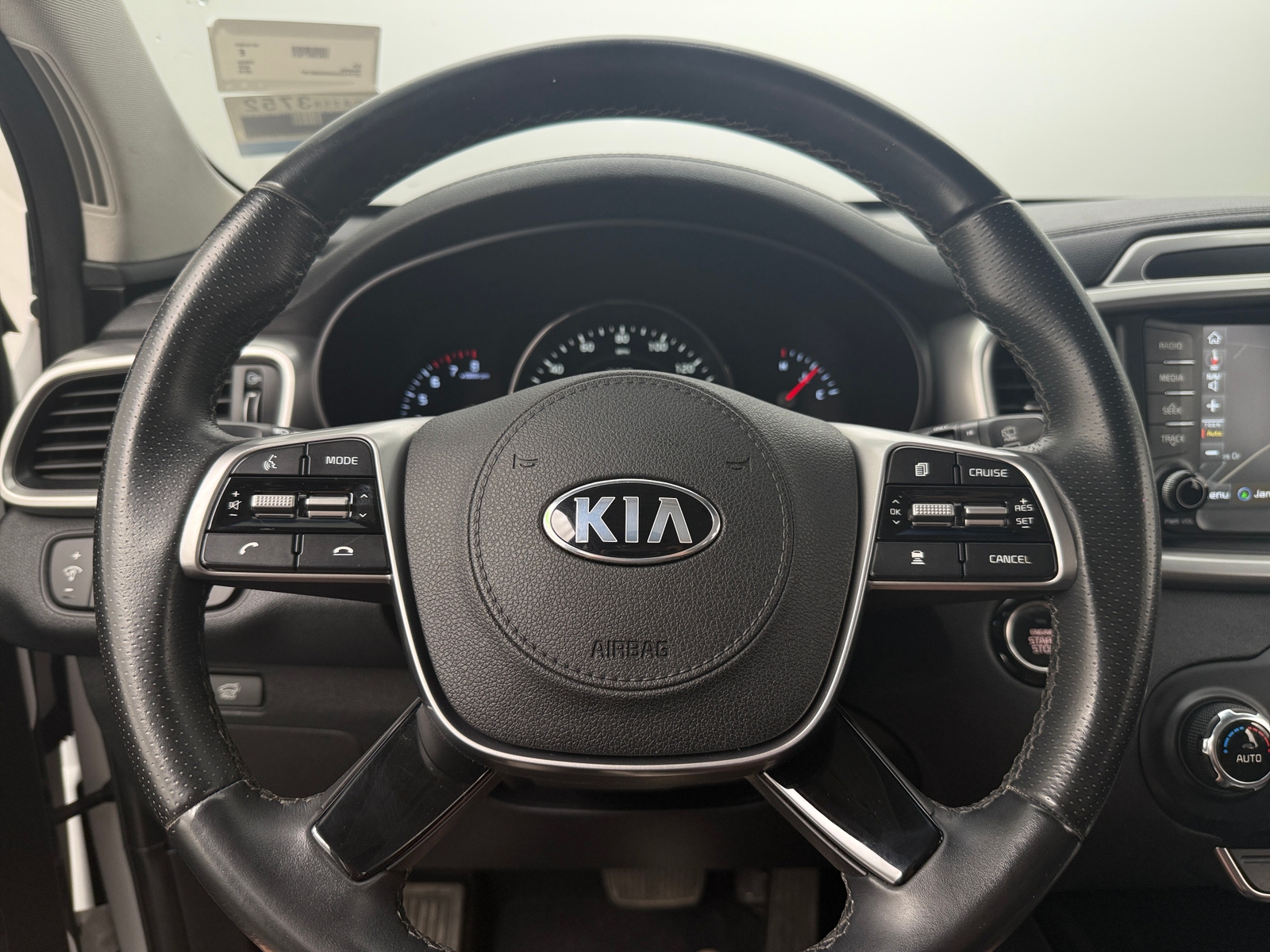 Thumbnail: 2019 Kia Sorento - 4
