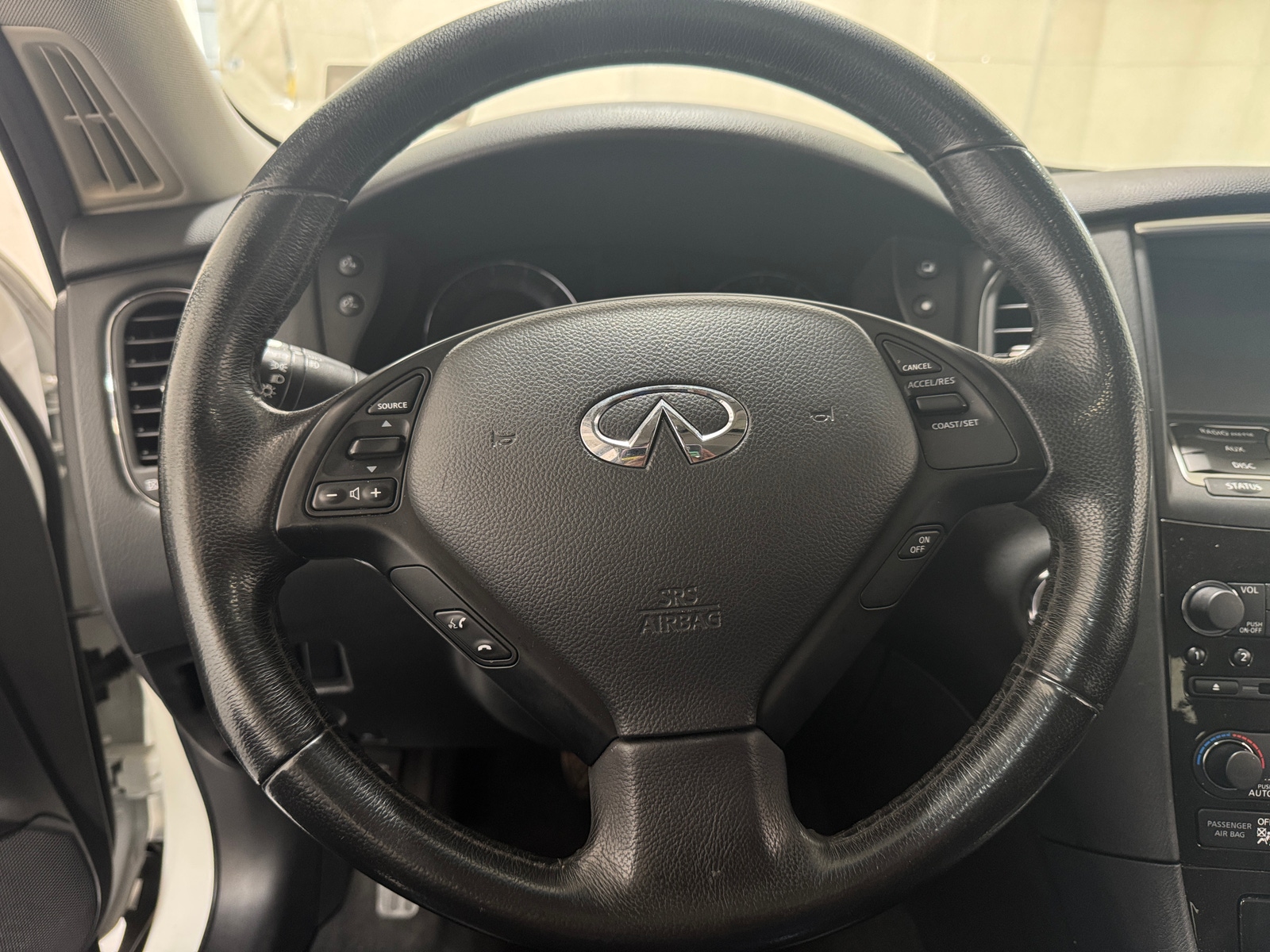 Thumbnail: 2017 INFINITI QX50 - 4