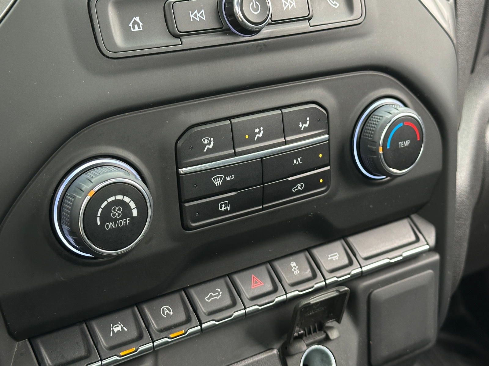 Thumbnail: 2024 Chevrolet Silverado 1500 - 4