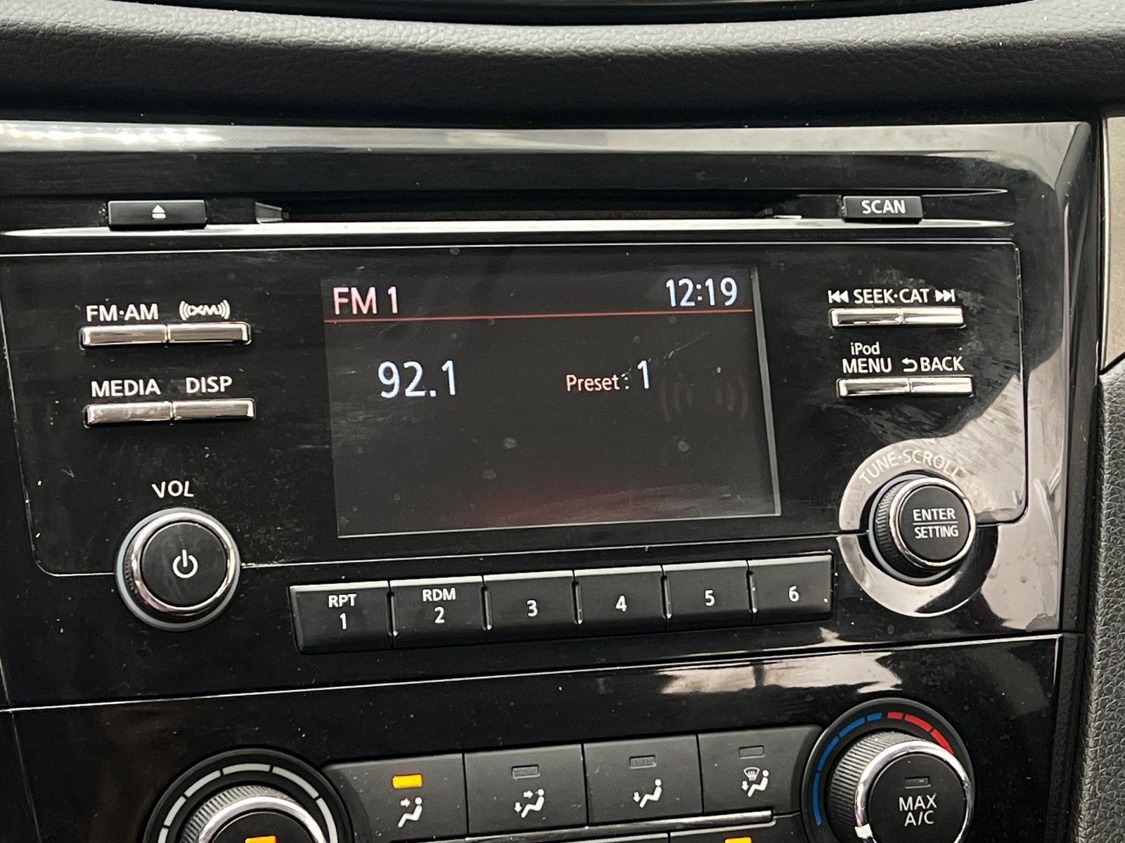 Thumbnail: 2018 Nissan Rogue Sport - 4