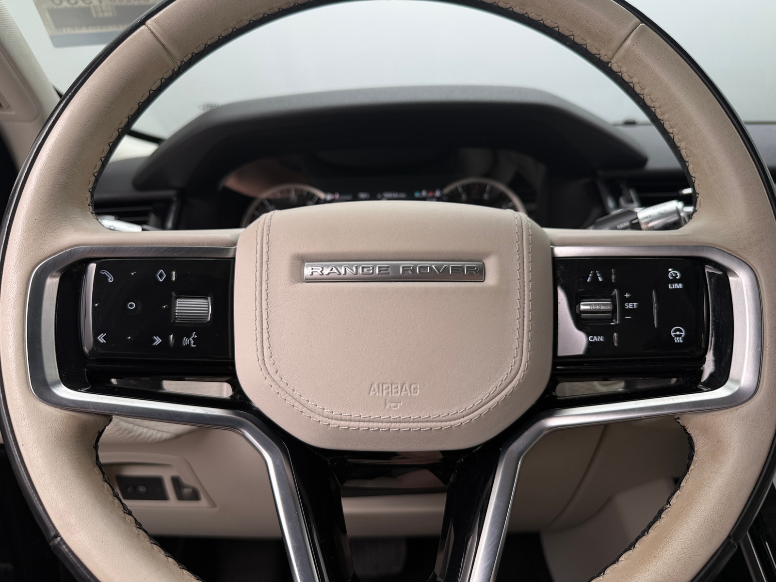 Thumbnail: 2022 Land Rover Range Rover Velar - 4